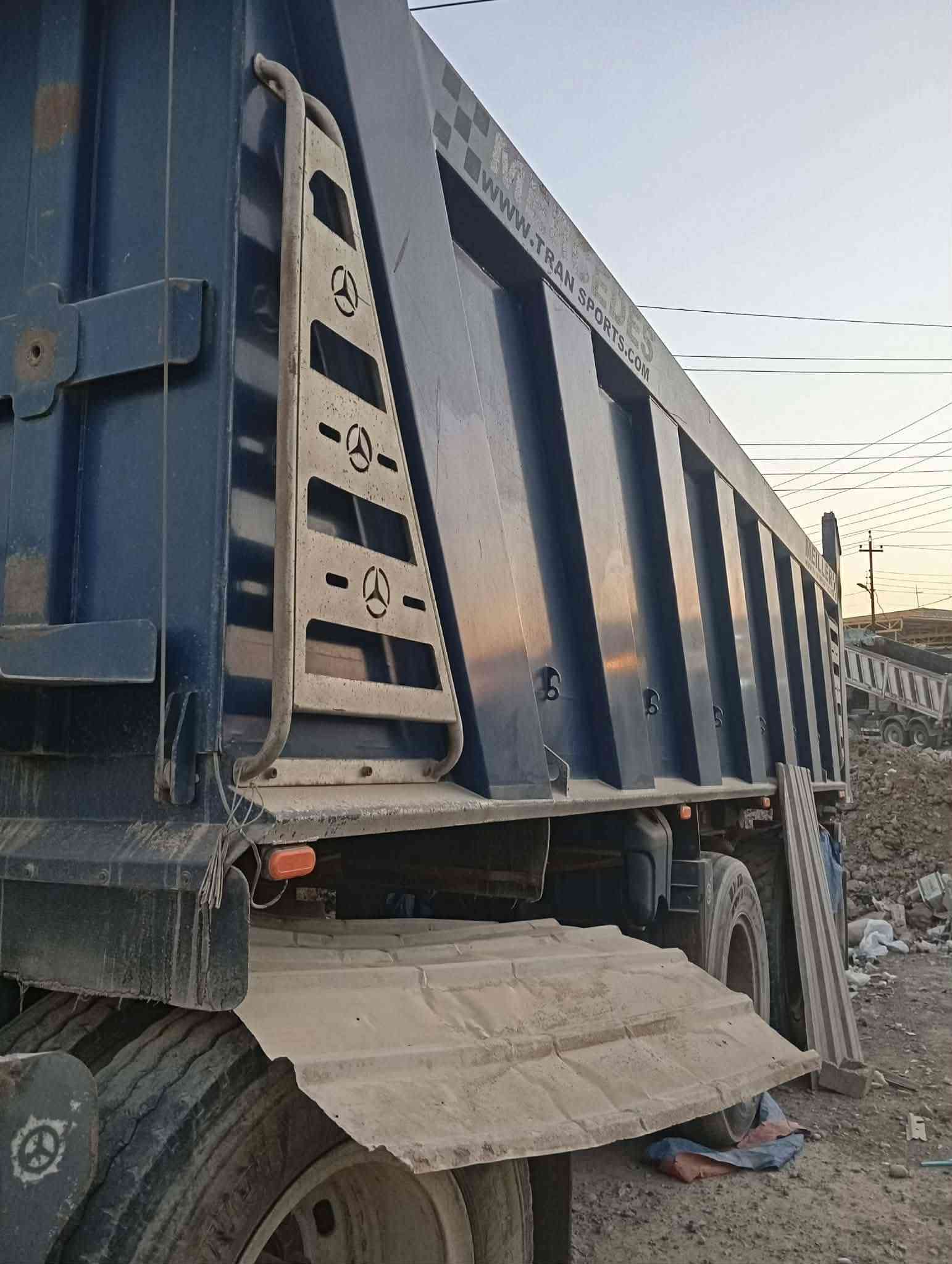 السلام عليكم هاي عرباين مقطوره للبيع مقفوله دغم تاير دك دودي نضيفه فول بدون خياص الصينيه نضيفه الهوك نضيفه الباب جك تصال عل هاذا الرقم ***********
