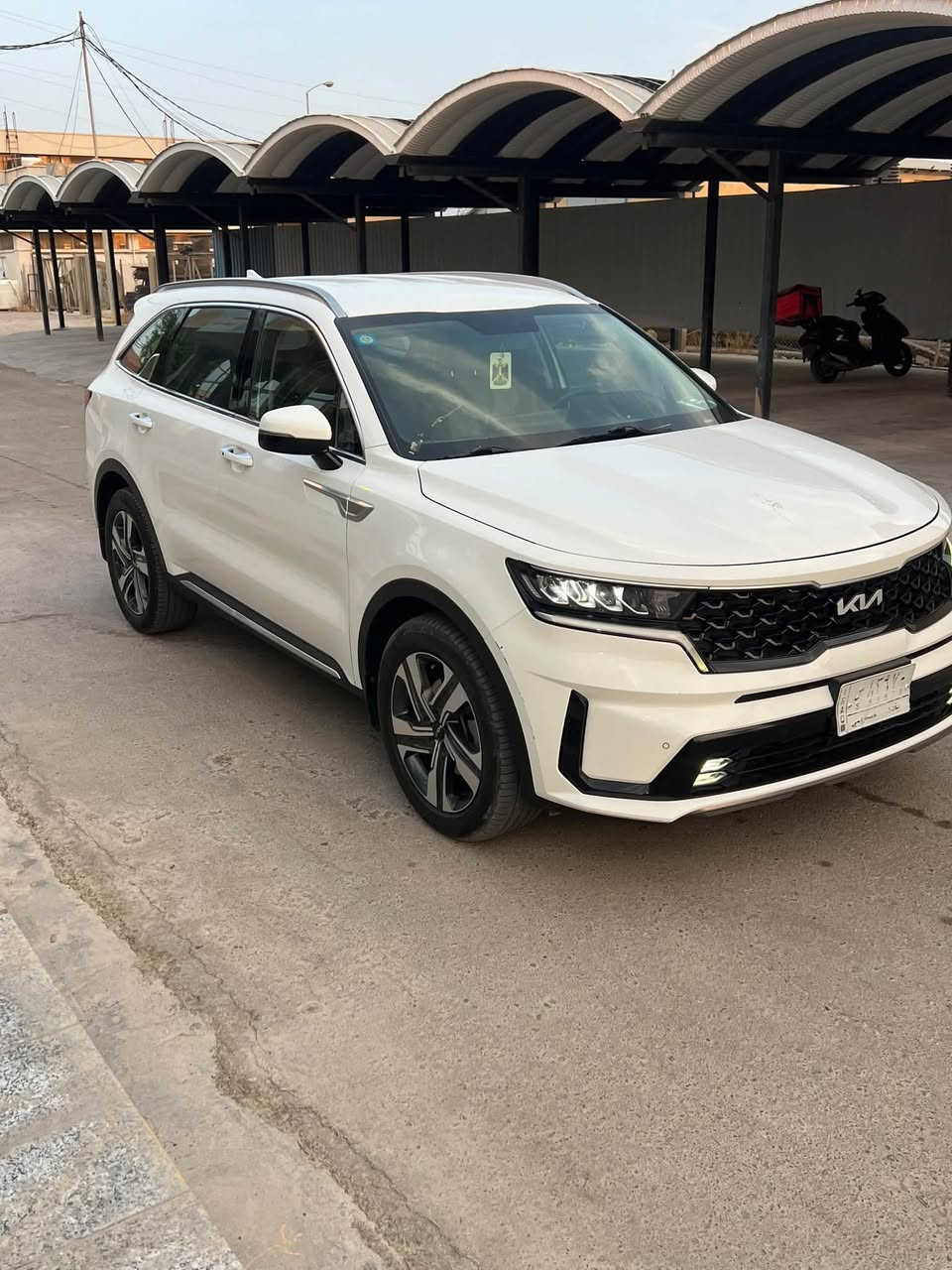 سورنتو 23    6 سلندر   خليجي   رقم بغداد
بيه باب سايق مبدل 
وباب خلفي السايق بارد وقبق جنطه بي صبغ. ماشيه 130 
الساره جديد ونظيفه بمعنى الكلمه مكاني كوت  ب***********.     ب230 وبيه مجال لشراي
