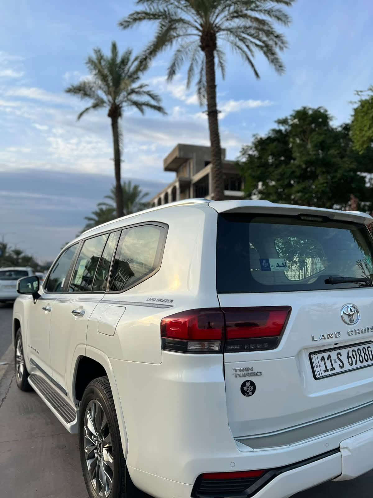 سلام عليكم
لاندكروز GXR 2023 
توين تيربو 
ساز 
ماشيه 57 الف 
مكفوله
السعر 65500
***********
موقع السياره بغداد 
الفحص بالمنشور
