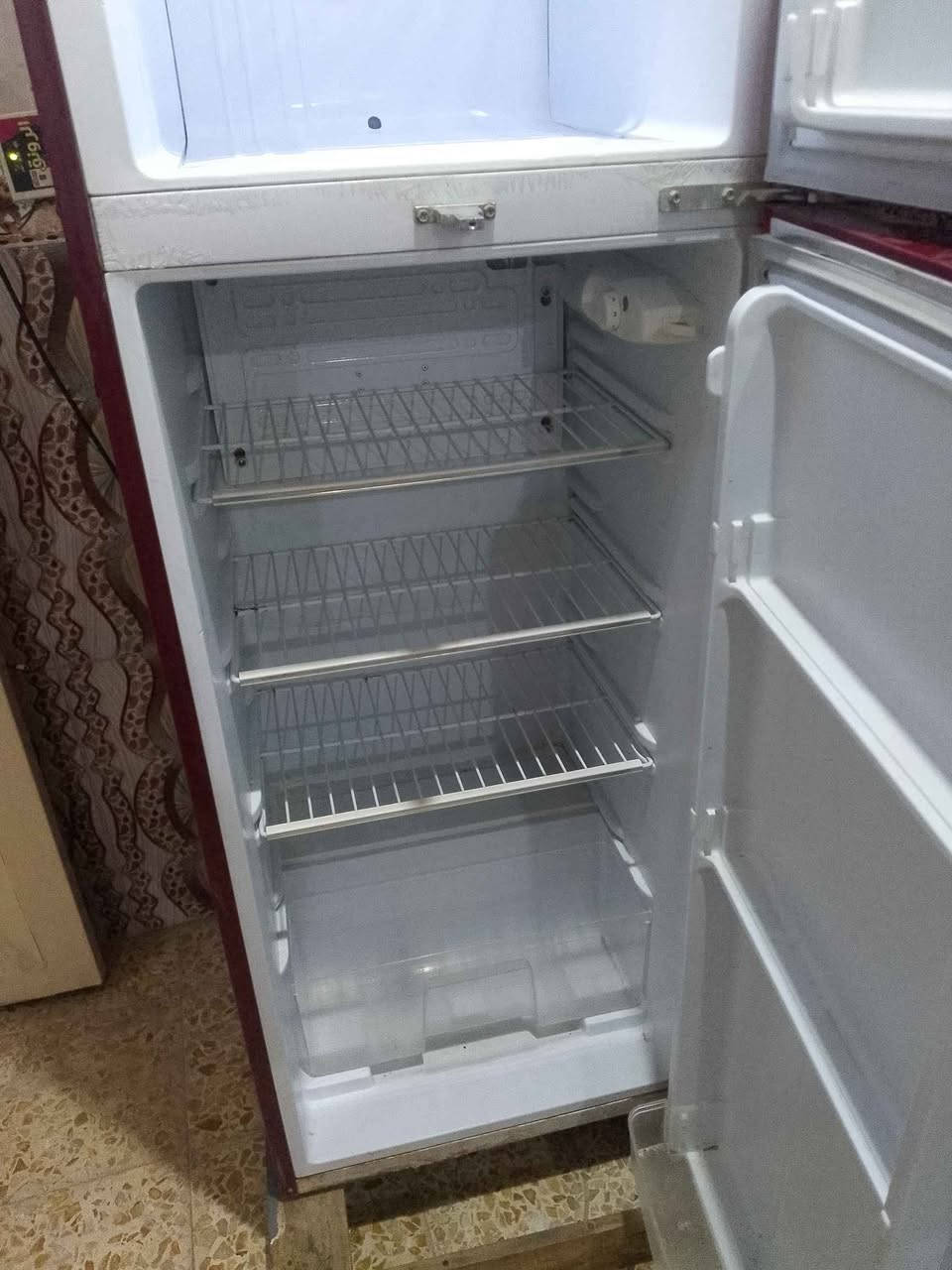 ثلاجة للبيع جديده مامصلحه تجميد فوك وجوه مكانها نجف حي ميسان السعر 275 للاستفسار *********** النجف, العراق
