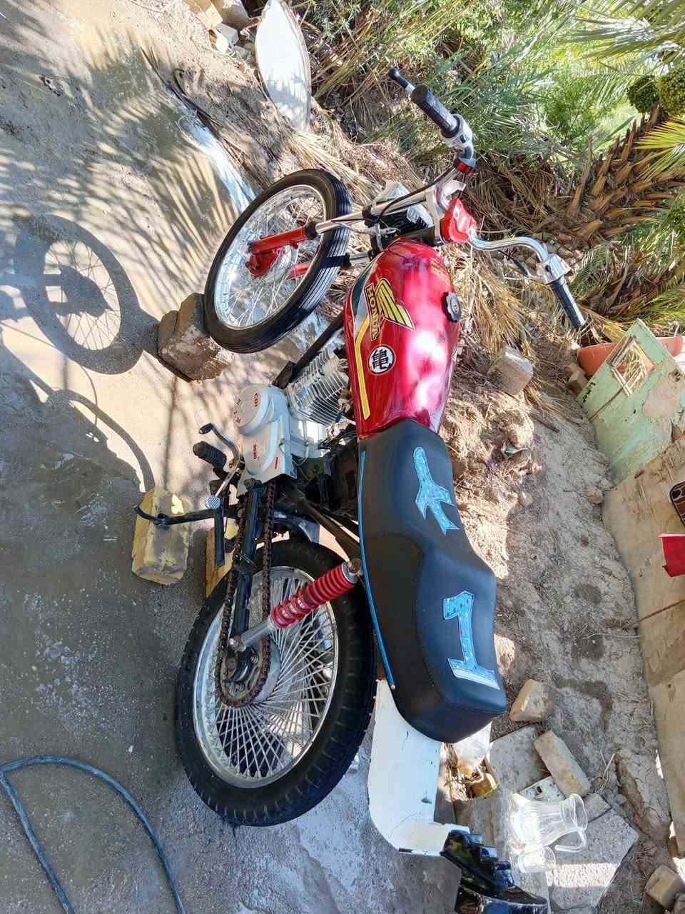 سلام عليكم دراجه للبيع اوراق اصولي الشراي ينتصل على هاذه الرقم ‏‪‏‪***********‬‏مكان قلعه سكر
