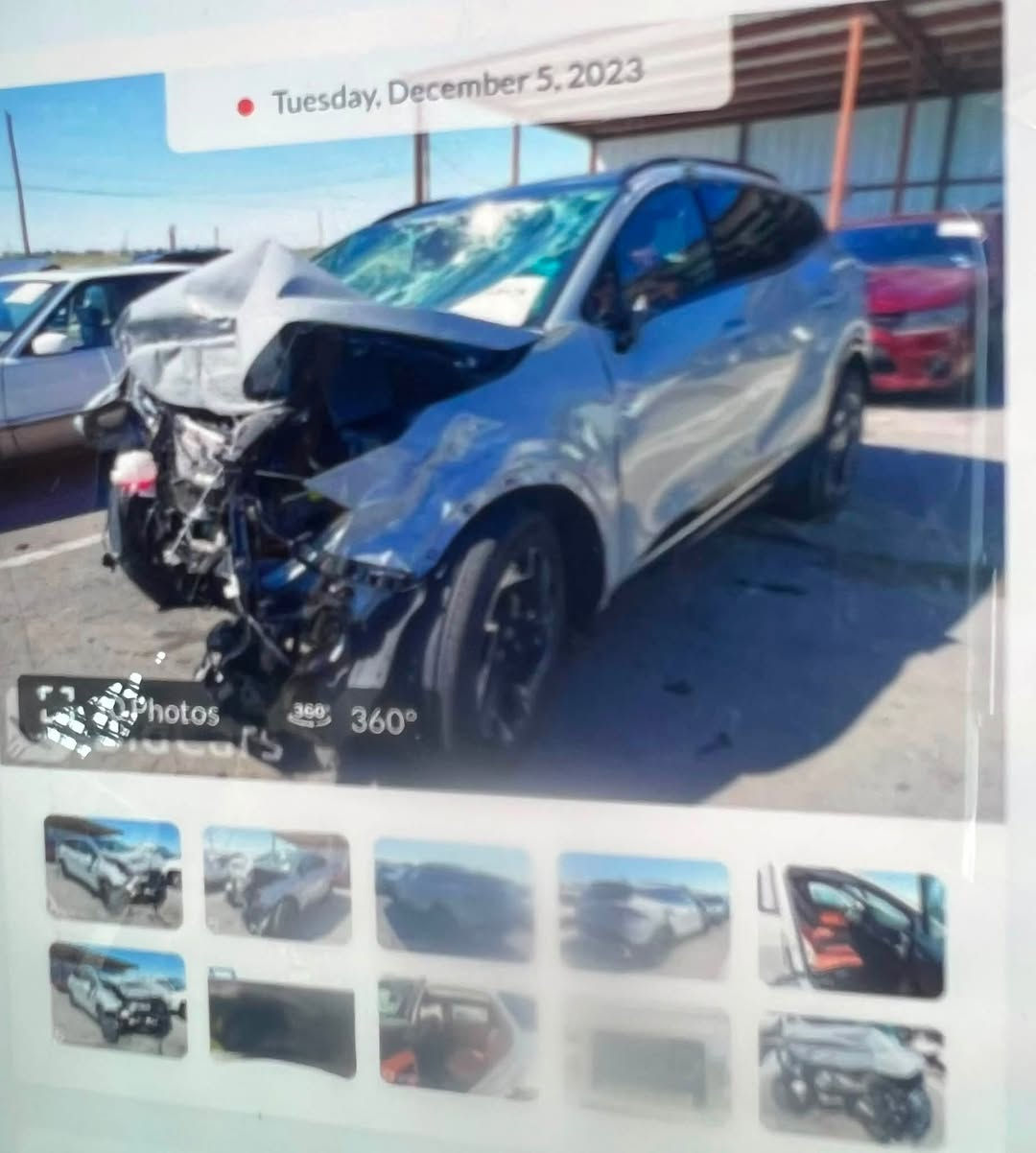 سيارة 🚙 كيه سبورتج موديل 2023وارد أمريكي لون إسمنتي داخل احمر فول مواصفات سيارة ماشية 25
السعر  155 للستفسار التصال ***********
بغداد مدينة الصدر
