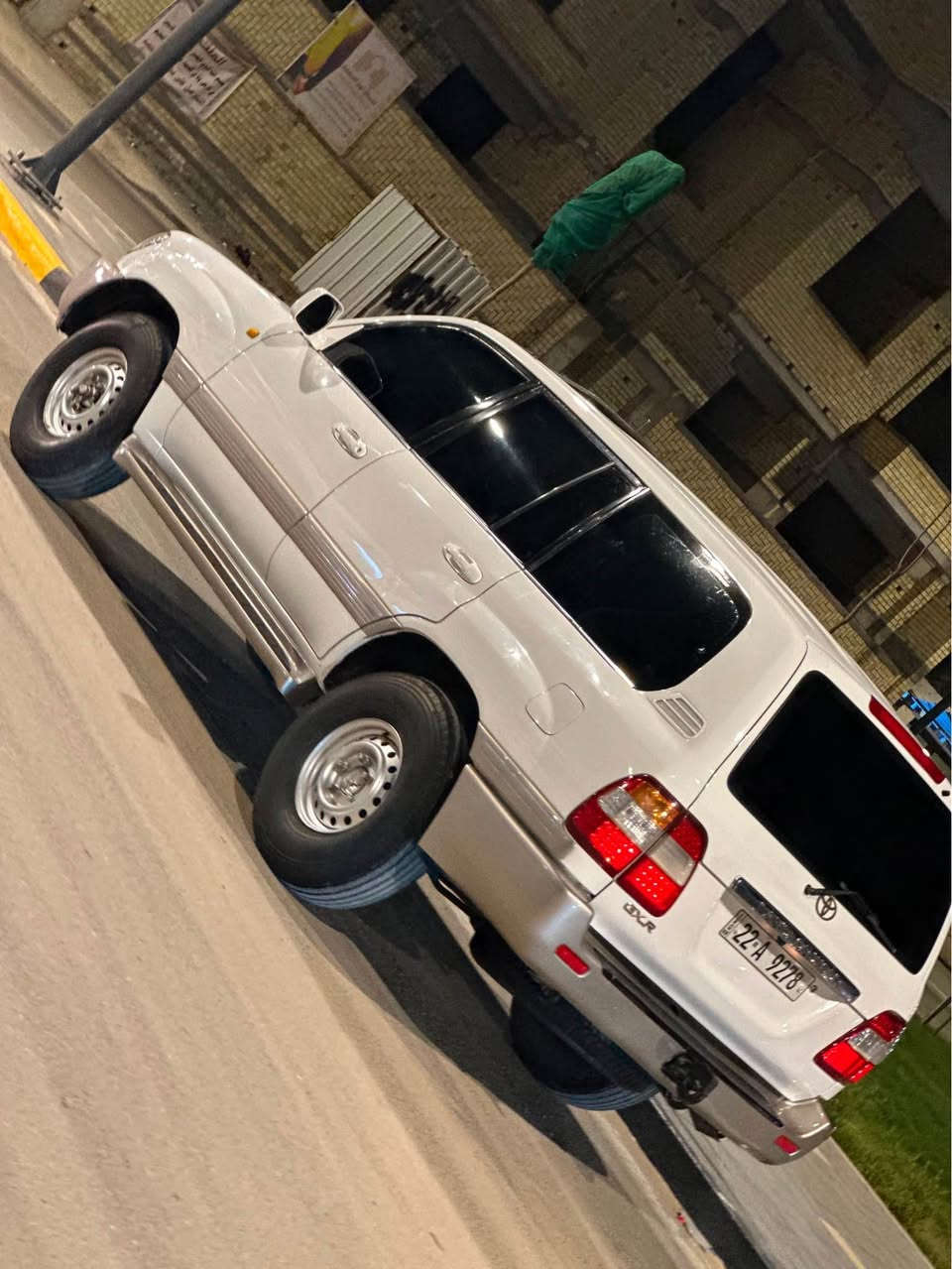 تيوته لاندكروز GXRموديل 2003
مصبوغه عام كلشي جاهز بيها حداديه تبريد تخم تاير ويل جديد
عنواني /البصره الجنينه شارع التجاري 
***********
السعر 150$قابل للتفاوض Singapore

