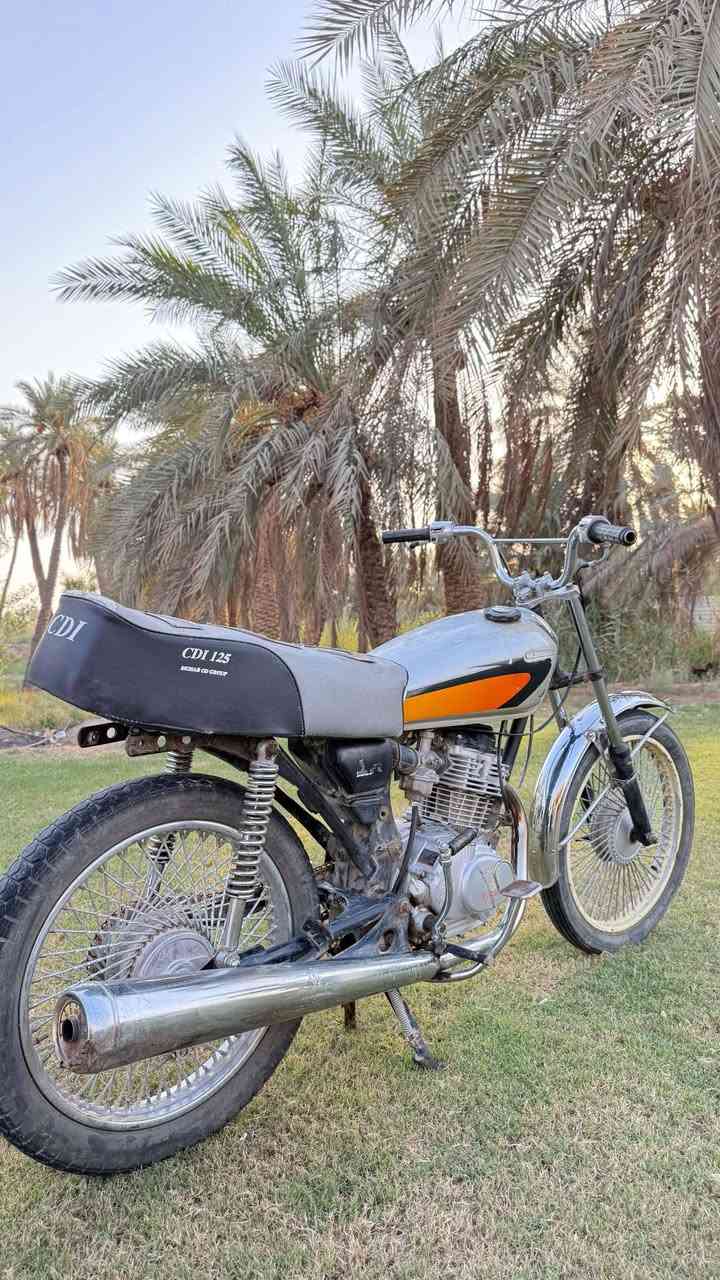دراجه للبيع كلش حلوه ونظيفه اليريده خل يراسلني أو يتصل على الرقمي *********** مكينه نظيفه
