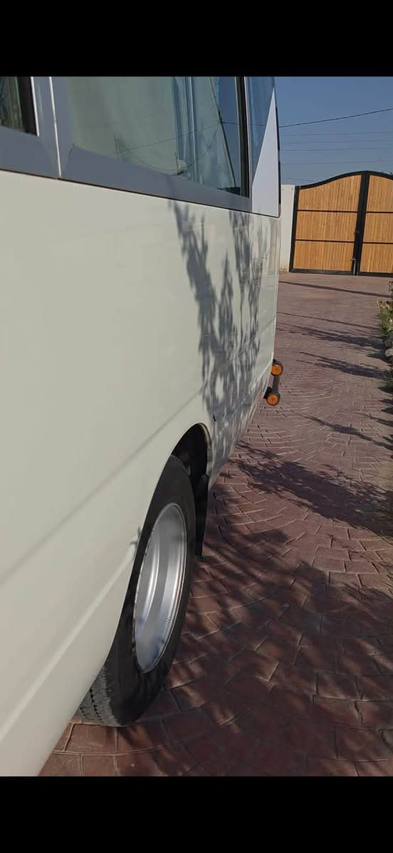 السلام عليكم كوستر (15)فول مواصفات سله رباط حاكيه ebc لبيع سياره جاهزه من كل النواحي ومصروف عليها صرف جناي //
موجود مقطع شرح لسياره كامل 
سياره رقم بغداد تحويل مباشر 
السعر 310 وبيها مجال 
عنوان السياره بغداد
اتصل ‭***********‬
