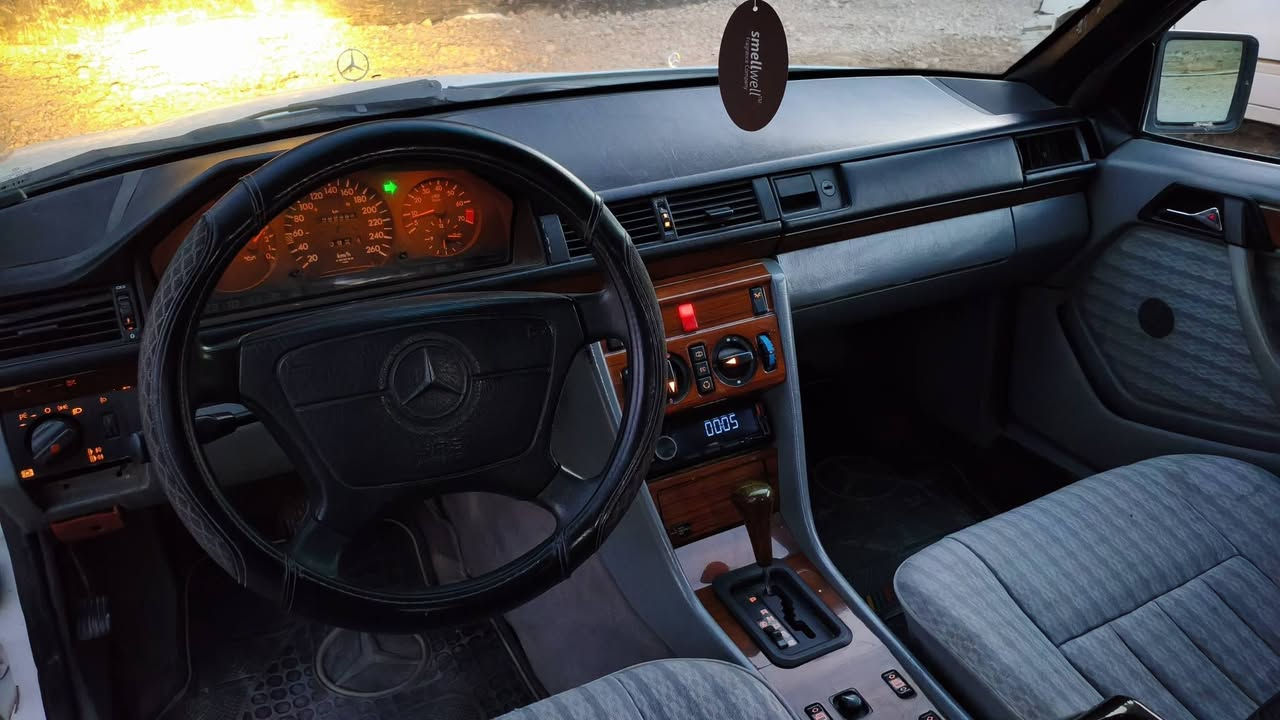 السلام عليكم للبيع
مارسدس دب w124
موديل 1987 محدث 91 
محرك 2500 vvti ، كير محرك مكفول 
تبريد تدفئة شغالة كهربائيات شغالة 
غرفة كلش نظيفة موضحة بالصور 
رقم اربيل بأسمي سنوية الى 2029 
مكان السيارة صلاح الدين تكريت 
السعر 63 وبيها مجال
 للتفاصيل اكثر الاتصال ***********
