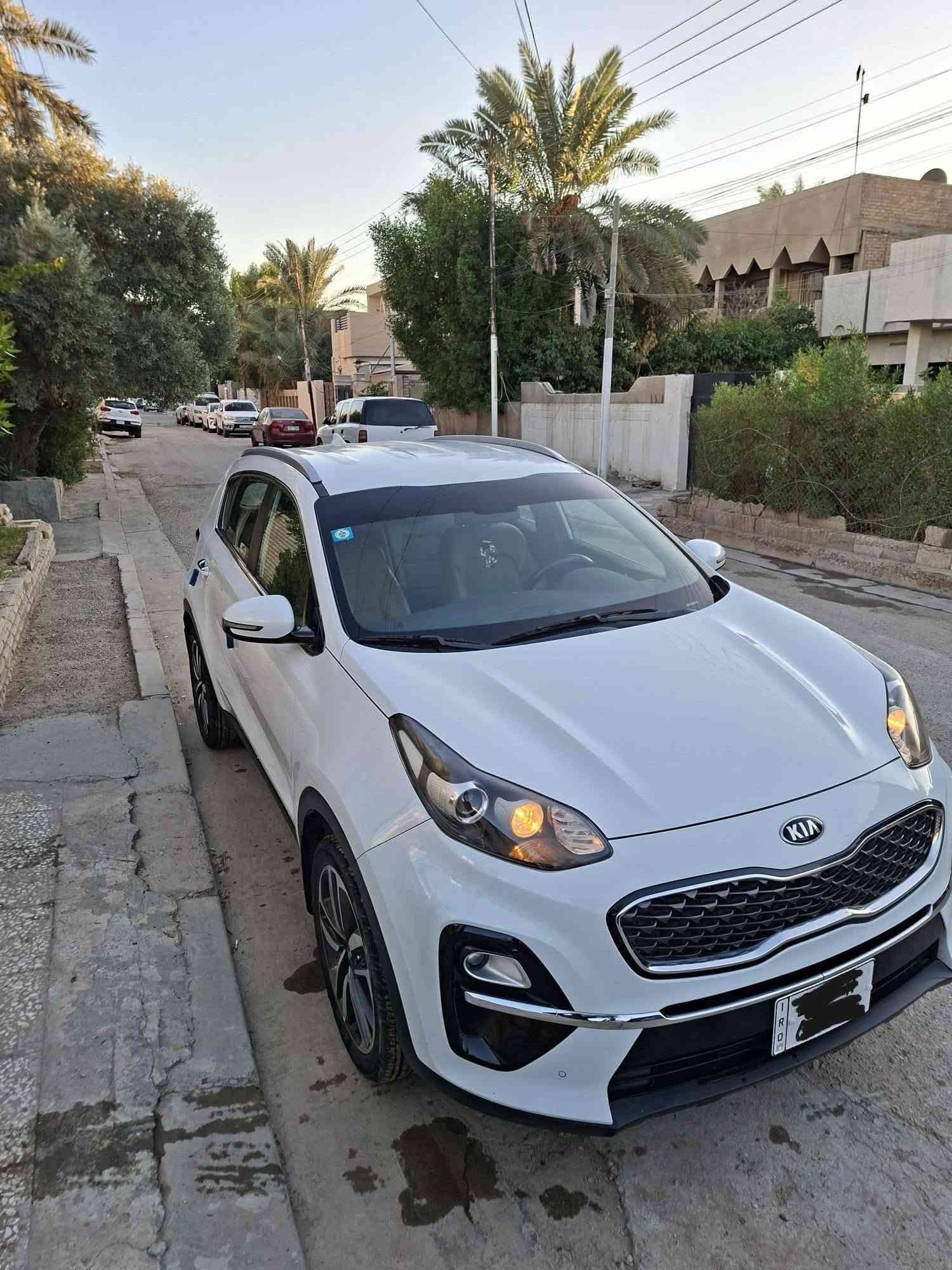 السلام عليكم ورحمة الله وبركاته .. سبورتج 2020 الشركه الدوليه مكفوله كفاله عامه من الصبغ التبديل والحالوب والبارد والسياره جديده مال بيت  ماشيه 53 الف كيلو حقيقي.. حساسات امامي وخلفي ومري شفط وتبريد قطعتين و 5 ويل كب وفول تحكم ستيرن وكاميرا اصليه وارين نفكيشن..وكثير من المواصفات.. الرقم الدولي الجديد وهزه جديده وباسمي تحويل ثاني يوم.. بغداد الكرخ.. السعر 198 وبيها مجال.. الاتصال  رقم الواتساب ***********
