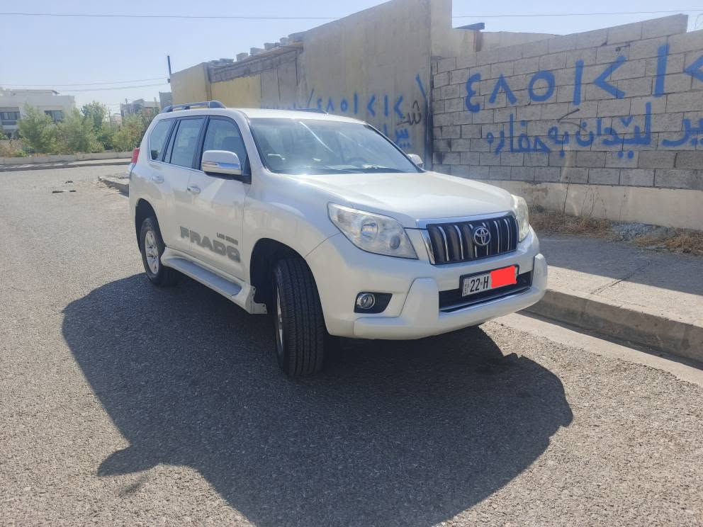 تويوتا پرادو ٢٠١١ شه ش پستون بي صبوغ هيجي نيه سياره كه ٢٠١ هه زار رويشتوه كير مكينه ته بريد هه مووي به شه رت جوار تايه ي تازه يه. *********** أربيل, العراق
