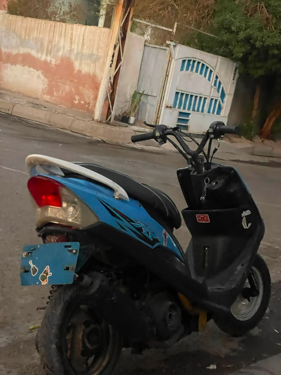 سلام عليكم
ماكس عدله ١٢٠ 
دراجه بوشه ٥٥ 
شعله ومعدل وغرز  تخبل 
شغاله سلف و هندر 
صالنصه إف ام 
مابيها نقص ولا تبخير ولا نضوح 
بس لبارحه طك عندي فلتر الصالنصه وصار صوت بل صالنصه عارضها ٣٥٠ مكاني بغداد لبياع شهداء البياع ***********
