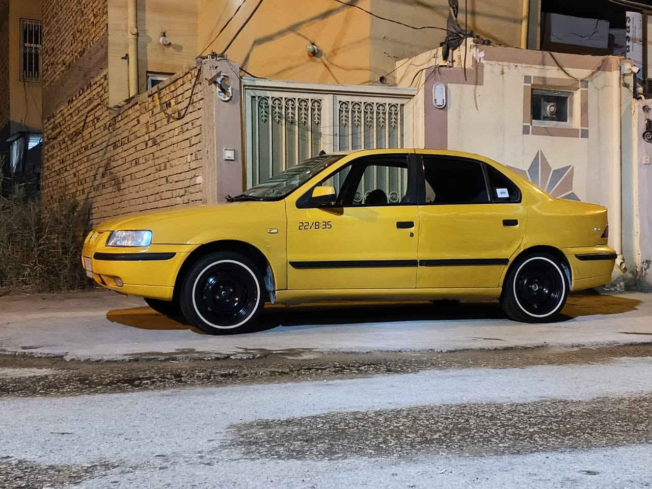 سلام عليكم
للبيع 
سمند موديل ٢٠١٢ كرستال اصل 
بيها جملغ جهت السايق الأمامي امبدل الباقي كفاله 
نظيفه كير مكينه حداديه تخم تاير كهربائية كله تمام 
سعرها ب ٤١ وبيها مجال قليل مكان السياره النجف قرب مسجد الكوفه ***********
