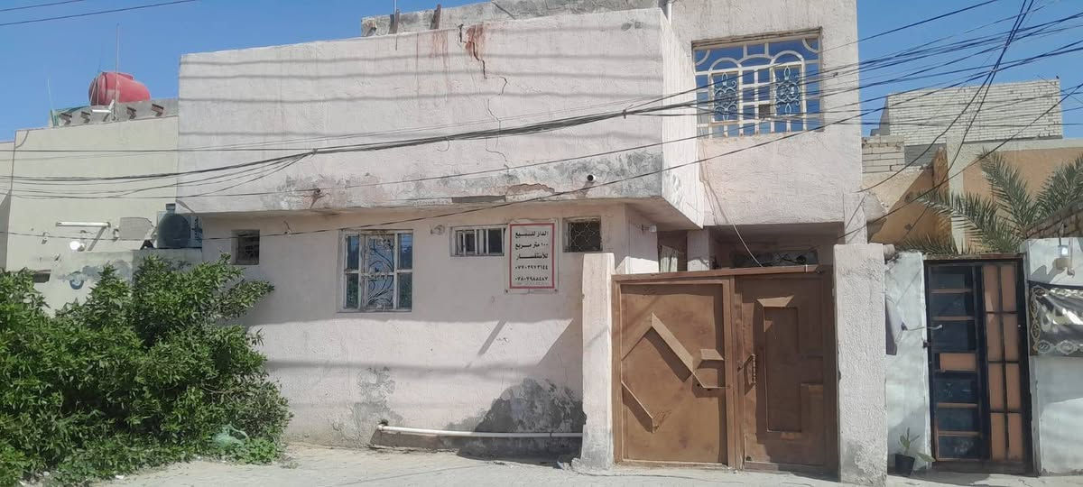 دار لبيع متر ١٠٠مربع طالبقين على شارع سايدين المكافحه حي المهندسين بناء قديم ينسكن االسعر١٢٠
 ***********
