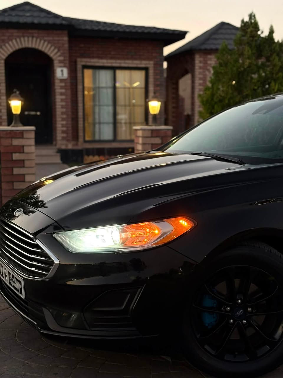 فورد فيوجن للبيع 🇺🇸

FORD FUSION 2020 / فورد فيوجن ٢٠٢٠ ✅

موديل : 2020 ✅

مواصفات السيارة : 👇🏻
SE ( ECO BOST ) ✅
تحكمات ستيرن 
تبريد قطعتين 
صندوق بصمة 
بصمة تشغيل 
( لايت زينون )
هاند بريك بصمة 
تحديد مسار 
رادار امامي + رادار خلفي 
رادارات جانبية ( نقاط عمياء ) 
++ باقي المواصفات المعروفة ✅

الضرر : مكانتين صبغ فقط على قد شبرين ( الباب خلف السائق + باب خلف النفر ) ‼️

ملاحظة : كوبون بانزين ( تبادل ) ✅

السيارة ماشية : 80,000km ✅

السعر 128 ومجال بسيط ✅

مكان السيارة : موصل الجانب الأيسر ✅

للأستفسار : 👇🏻
*********** ✅
*********** ✅
