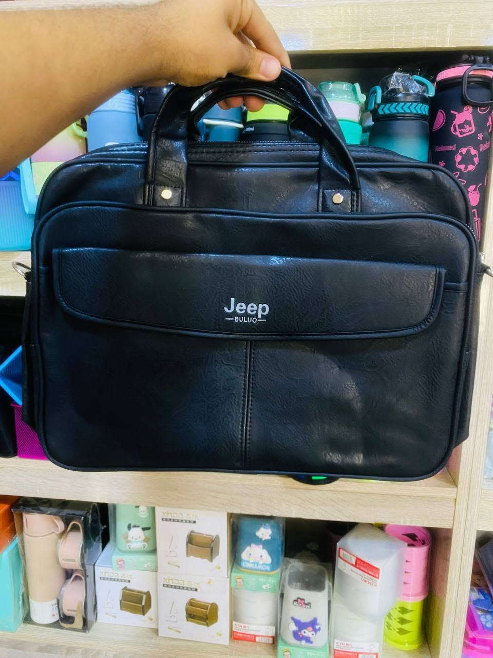 ✨
🤎 تصميم راقي وعصري
👜 خامة جلدية فخمة
📚 عملية ومناسبة للدوام والاستخدام اليومي
🎁 متوفرة الآن في مكتبة البراء – الفرع الثاني
***********

