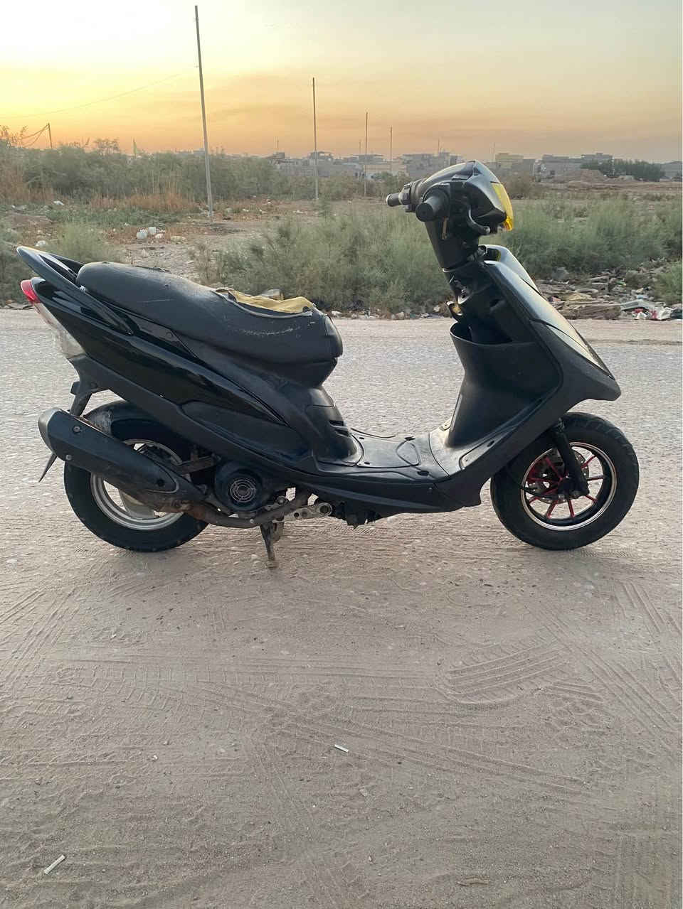 للبيع دراجه ماكس سلف هندر هورن لايت رباعيه الدراجه كلش نظيفة بس الكفر مالتها البلادي تعب وبدلته بواحد جديد بوشه 49 بلاد الدراجه مفتوحه مره وحده سرعه وشلعة تشك الكاع السعر 600 وبيها مجال رقمي *********** مكاني تنومة البصرة, العراق

