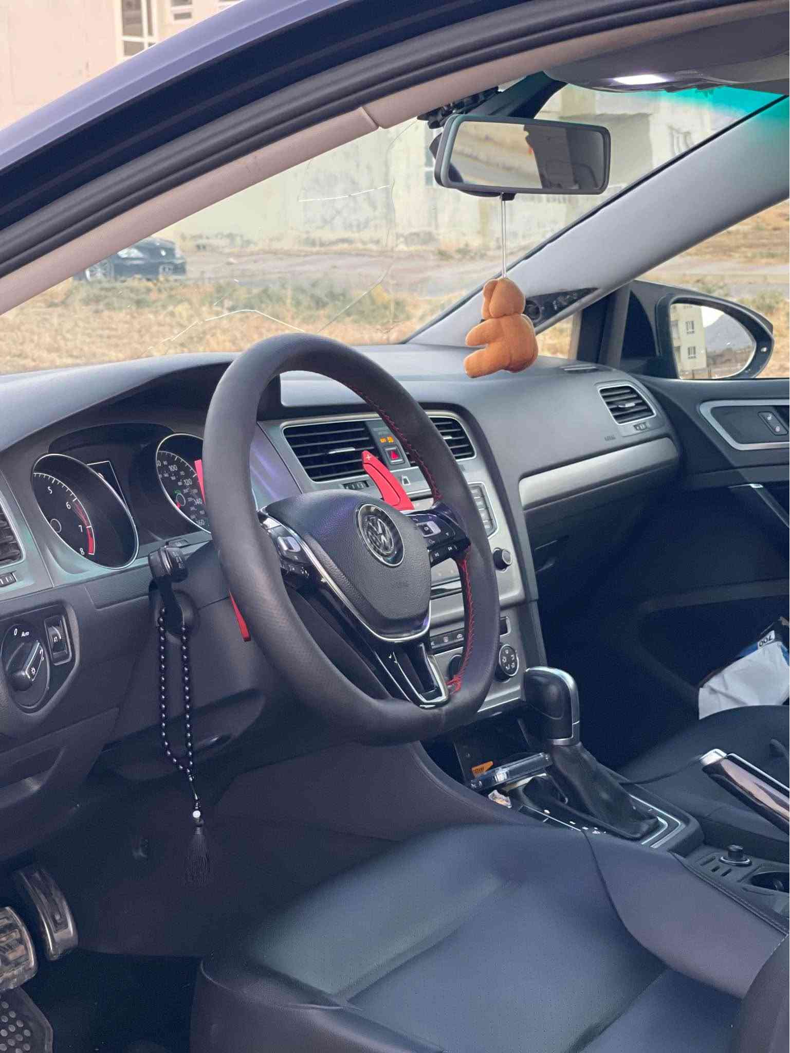 گولف موديل٢٠١٧
مةكينه١٨ و توربو
گيرو مةكينه بةشةرت نةكراوةنةووة
فول موافةسات
پانوراما
سي گير
رادار___
پيشةووة
ئاوينه رادار
دواووةي رادار_
كوشن جلد
كوشن گةرم
چوار تاي لوك
سونةريم داناووة پيشو پشتي كةپسة
يةك پةرةشوتي شانيكي تةقيووة
پةرةشوتةكاني تري هةمو بةشةرت
سةيارةكة ستوكة و بي دةسكاري  زور بةهةلمةتة
سةيارةكة tsi ية و كراوةتةGti 
سعري
115$ 
*********** بشدار, السليمانية
