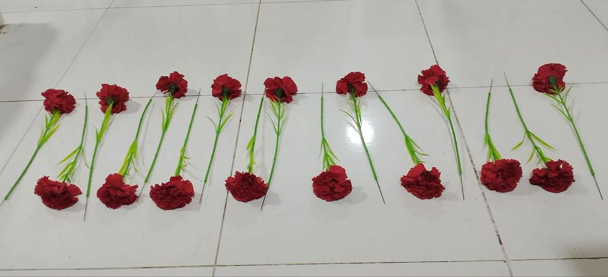 توفرت زهرة القرنفل الاصطناعيه بالون الاحمراء  الداكن 
هوايه شغل بيها يخبل 
تكدرون سوون مسكات منها اجنن 
توفرت بكميه محدودة وسعر مناسب وتنافسي 
متوفر جمله ومفرد للحجز والاستفسار ماراسلتنا خاص او واتساب ***********
