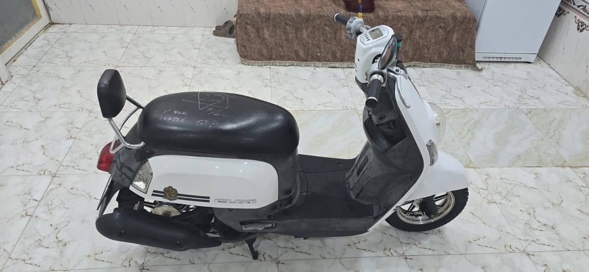 سلام عليكم دراجه بوليسي نوزل  للبيع رنبه ستعمال قليل اخت الزيرو  مكفوله من كلشي تخم تاير جديد وياله رياضي جدد باتري جديد سعره 950 وبيه مجال...  
التصال على الرقم ***********
