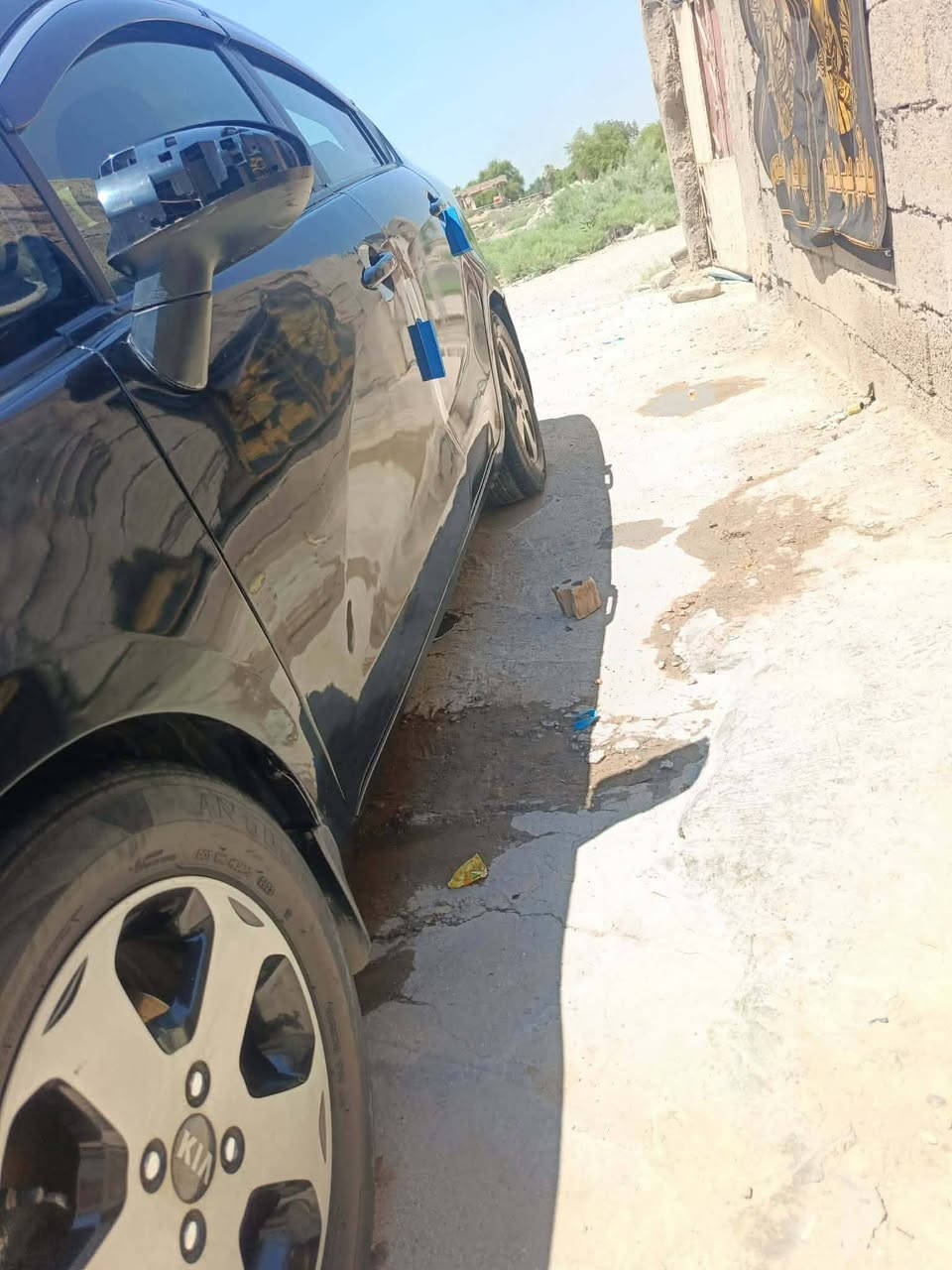 للبيع كيا ريوو 2017
رقم بغداد الجديد 
بدون ايرباك 
محرك 1600
كير AT
تخم تاير جديد تبريد ممتاز 
تحكمات ستيرن جهتين 
داخل بيجي واسود 
سياره كلش كلش جديده 
كتلوكات الشركه بيه
مبولشه بالجديد
طخته من كندا  جاملغ وره سايق فقط
السعر90 / ***********
