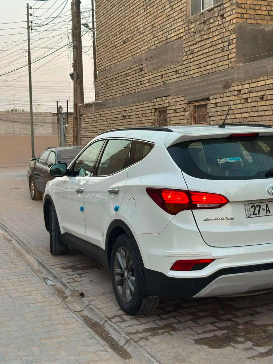 السلام عليكم
سنتافي مديل 18 خليجي كفالة عامة محرك 2400 دوش ماشيه 118 كيلو 
5 راكب فور ويل نص فول السيارة رقم ذي قار بسمي تحيول مباشر مكانها البصرة السعر 200وبيها مجال 
للاستفسار على الرقم***********
