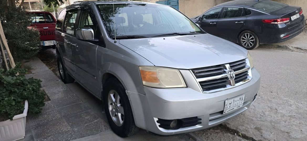 حياكم الله دوج كرفان 2008 sxt
السياره داخله كلين  بيه 3قطع صبغ جاملغات خلفيه وجزء من الباب الايمن اثر طخات 
بيها نقوصات متاكل هوايه  السياره كير مكينه مكفولات الموقع 
بغداد حي الجهاد 
***********
