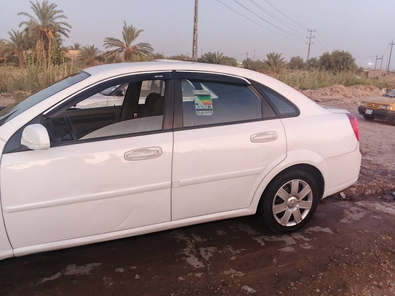 السلام عليكم
اوبترا موديل 2011 الشركه العامه 
رقم بصره بسمي 
جاهزه تبريد حداديه تخم تاير 
شاشه كبيره لايت عالي زنون أصفر
السعر 75 وبيه مجال قليل 
العنوان الناصريه الغراف 
***********

