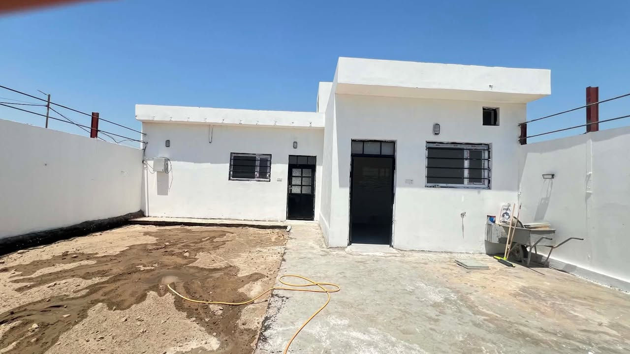 دار سكن للبيع
طابو زراعي سند 25 
طريق السنيه السياحي 
الجهه اليمنى منطقة تبليط بالكامل 
داخل مجمع مقابيل مشروع الماء 
المساحة 240 متر يبعد عن الشارع الرئيسي 100 متر 
بناء حديث بعد مامسكون
طابق واحد عگاده اساس كونكريت رفت
يحتوي على..... 
غرف النوم عدد 2 / صالة / مطبخ / مجمع صحي
گراج سيارة/ حديقة 
السعر 55 مليون 
                     مراجعة
مكتب مهدي العتابي للعقار ديوانية الجزائر مقابل فندق برج الامراء
للاستفسار 
*********** مهدي العتابي 
*********** حيدر الفتلاوي
***********
