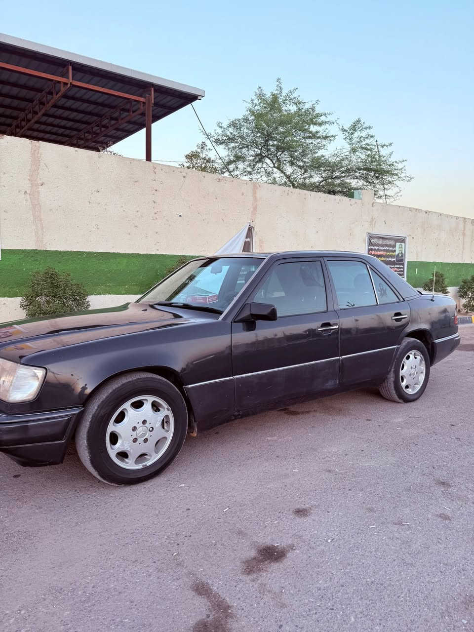 ‏سلام عليكم 
سياره مار سيدس دب موديل 85 محدثه 95 
‏سيارة معمرة مصبوغ صبغ جمالية 
محرك كير اثنين ونص بطه 
حداديه نظيفة تخم تاير
 تبريد شغال سيارة تخبل 
رقم بغداد السنوية منتهية 
كشنات جلد دشبول نظيف الغرفة تخبل
 سياره تخبل نصبتها حلوة
 سعرها 53 وبيها مجال 
اللي ما يشتري لا يكسر بالحلال
‏العنوان البصرة الدير ناحية النشوة
‏الرقم *********** 
‏الرجاء أنا مكلف بالنشر
