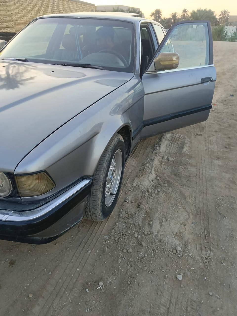 بي ام دبليو 740 • محرك V8 • رقم بغداد