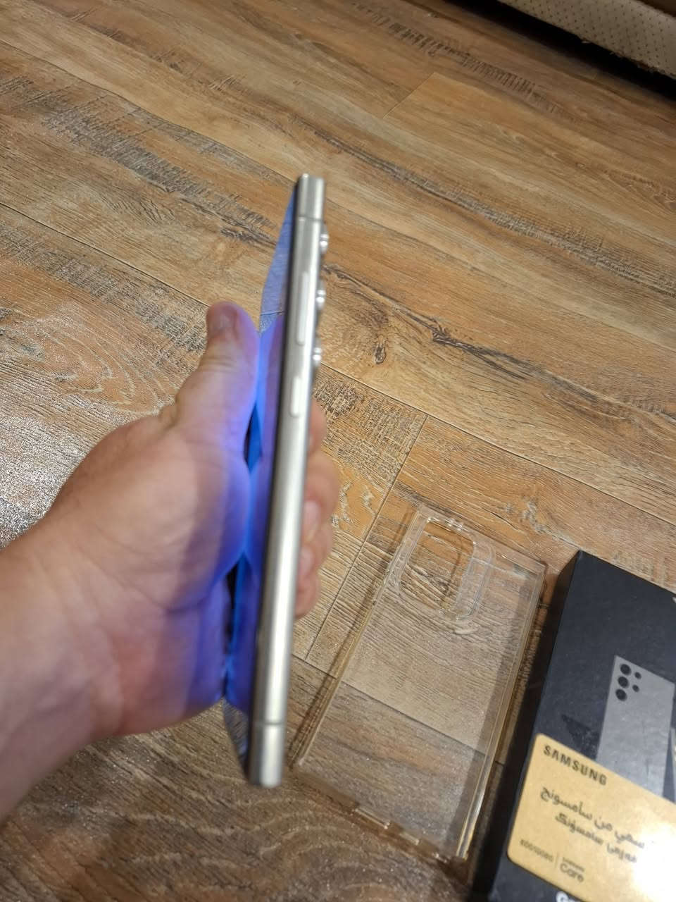 توفر من جديد 
S24 ultra
 256GB 
نظافه 💯 
كامل ملحقات 
ضمان الوكاله 
كارتونه مطابقه 
السعر 875 الف 
بغداد الكرخ 
يوجد توصيل 
***********
**مستبدل شاشه اصليه وكاله وكبس وكاله ومراح تعرفه بس للامانه اكلك بيه

