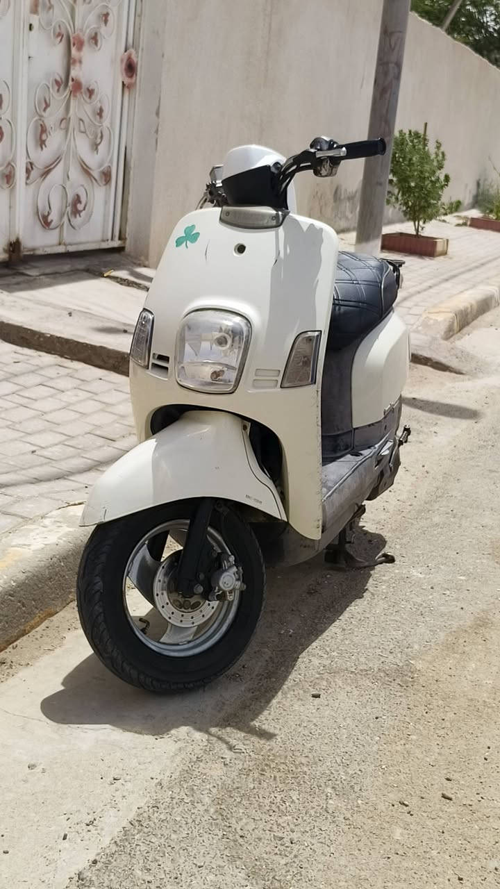 ماكس بوليس كابريتر كلشي شغال بيهة كهربائيات كامله دراجة نضيفه كلش ما مفتوحه بعدهة بلاد رايدهة ب800وبيهة مجال لشراي لمو شراي لا يراسل

التواصل***********
