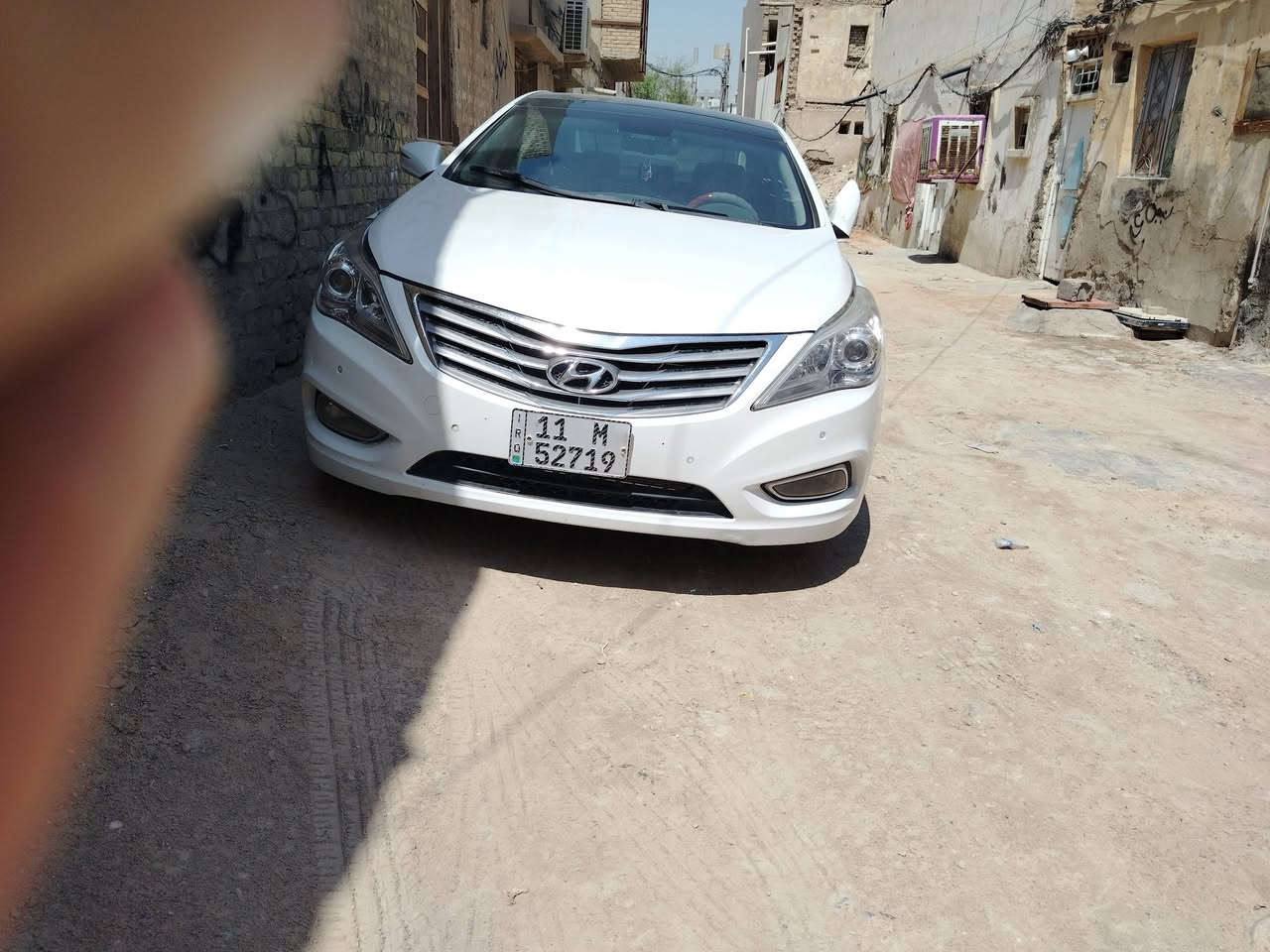 السلام عليكم 
ازيرا 2014Vip
رقم بغداد مشروع وطني  جديد سونار بالمنشور ١٠٠$
فول مواصفات 6V 3800
مزوعه مواصفات للاخير
بنوراما قطعتين
لايت عدشه زنون ابو ماطور 
قطعتين تبريد 
مري شفط +اشاره بالمري
تحكمات ستيرن
كامره 
كشنات تدفئه تبريد
بصمه أبواب
بردات خلفي  جوانب
جلد
مثبت سرعه
هاند بريك كهرباء
ترحب
كشنات تدفئه تبريد
تحكمات ستيرن
تحكمات كشنات 
 مكان ديوانية 
***********

