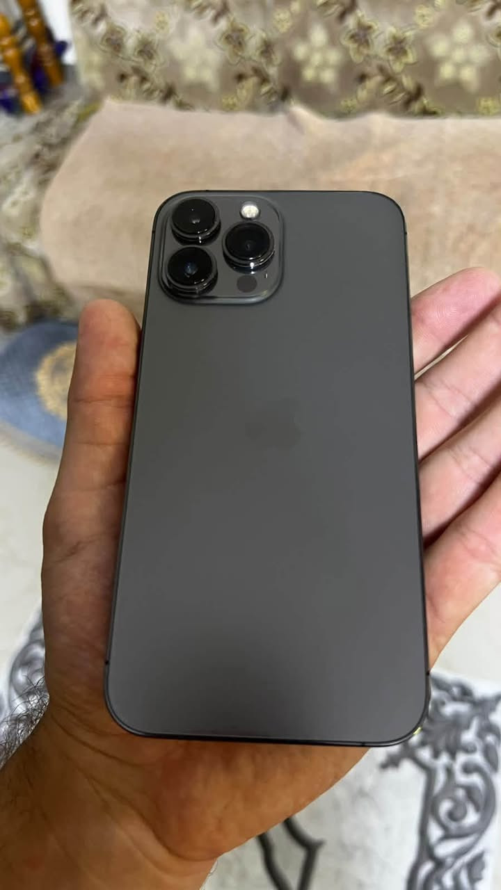 سلام عليكم ايفون 13 برو ماكس نظيف
***********

نص مكتوب في الصور:
- 76 4G 3:36 حول الاسم iPhone (2) إصدار iOS 26.6.1 اسم الطراز iPhone 13 Pro Max رقم الطراز MLKR3LL/A الرقم التسلسلي K9KJQ3W6H5 انتهت صلاحية التغطية سجل تاريخ القطع والخدمة الأغاني 0 الفيديوهات 116 الصور 1,131 التطبيقات 43 السعة 256 غ.ب. متوفرة 21.51 غ.ب.
- 76 4G 3:36 البطارية 76% آخر شحنّة إلى 79%: منذ 25 د الاستخدام اليومي أنت تستهلك كمية مماثلة من طاقة البطارية اليوم كما يحدث عادة حتى 3:35 م. متوسط اليوم 101% 84% متوسط ن ت ر خ ج س ح ن طوال اليوم يوميا في 3:35 م نشاط التطبيقات والنظام < 27% Facebook f على الشاشة: 1س 2د الخلفية: 14د < 21% سفاري على الشاشة: 1س 46د < 14% PUBG MOBILE على الشاشة: 31د عرض كل استهلاك البطارية
- 69 4:05 20.44 حول 5C:50:D9:46:81:94 عنوان Wi-Fi 5C:50:D9:50:7C:0C Bluetooth 5.51.03 البرنامج الثابت للمودم SEID EID 890490320***********090936669312 قفل شركة الاتصالات لا توجد قيود على الشريحة شريحة حقيقية oodi - zain IQ الشبكة Zain 70.0 شركة الاتصالات 35 651441 714810 3 IMEI 8996420088818320754 ICCID 35651441714810 MEID الشريحة المتاحة 35 651441 736495 7 IMEI2