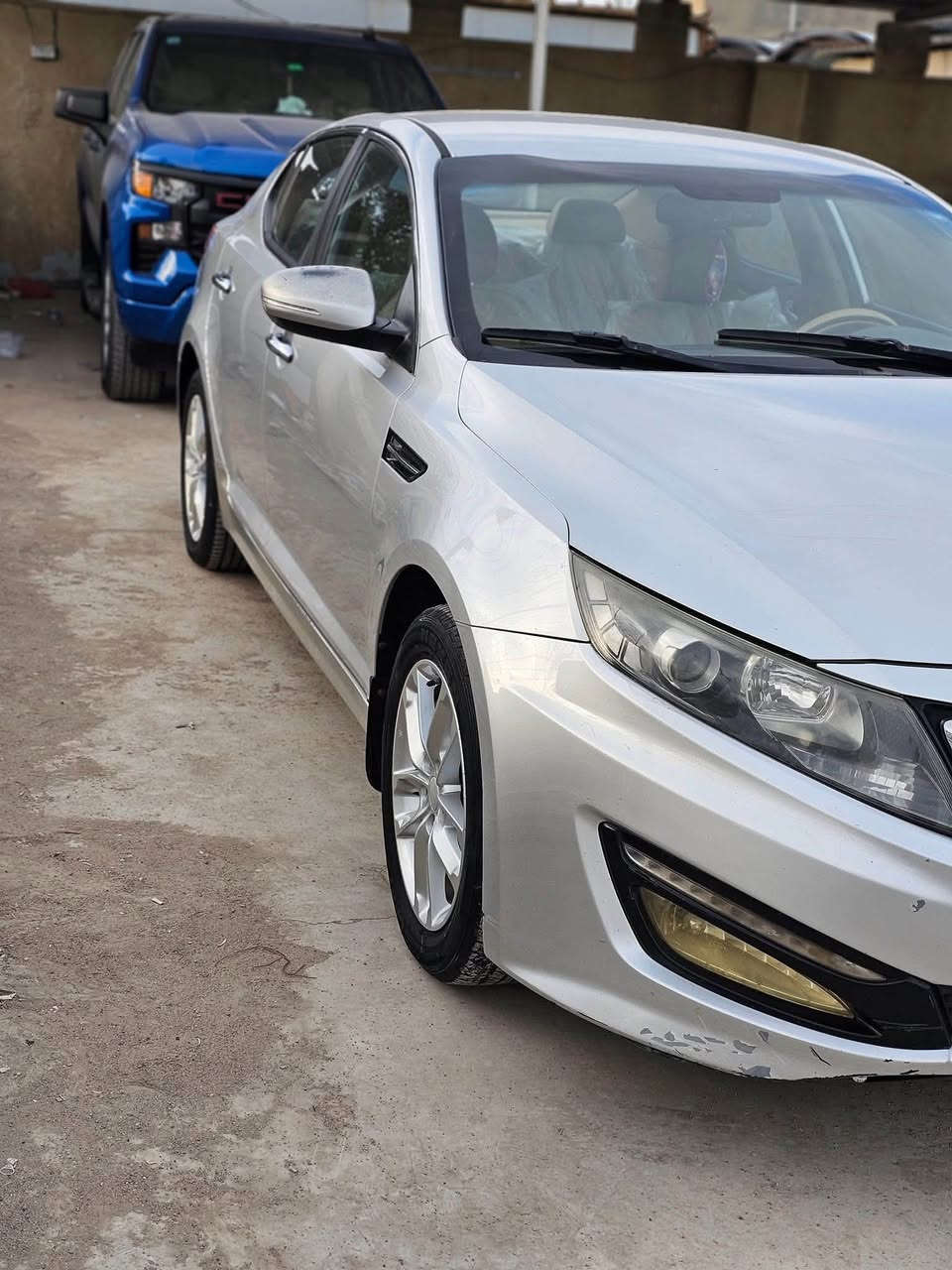كيا أوبتيما موديل 2013 خليجي كفالة عامة والسونار موجود بالصور
فول مواصفات عدا البانوراما محرك 2400 دوش رقم شمالي جديد ربع مذنب عليها 

 بصمه تشغيل عدد 2
مري شفت
تحكم إسترين كامل
شفتات سرعه تبديل نمر
مثبت سرعة
تبريد قطعتين
تخم تاير جديد
صدر جديد
إدامة للمحرك
حساسات خلفية
ويل كب كروم السبير هم ويل كاب

السيارة نظيفة كلش واستخدام شخصي تجي تكلب وتشوف
مكانها واسط / قضاء النعمانية
سعرها 135$ التواصل عالخاص او الاتصال
***********
