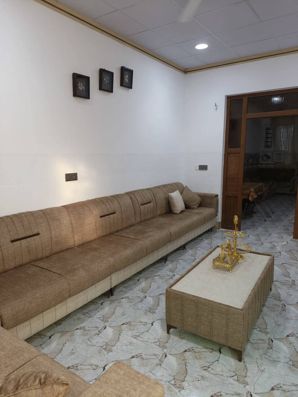بيت للبيع جميعة المولدات المساحة ١٤٠  الواجهة ٧ ونص طابق ونص اتجاه قبله بناء ٢٠٢١ صحيات في الطابقين سعره مناسب للاستفسار مراجعة مكتب الشيخ أحمد في حي الفلاح الثانية مدخل بانزيخانة المنهل قرب جامع الكوثر ***********ابومروان
