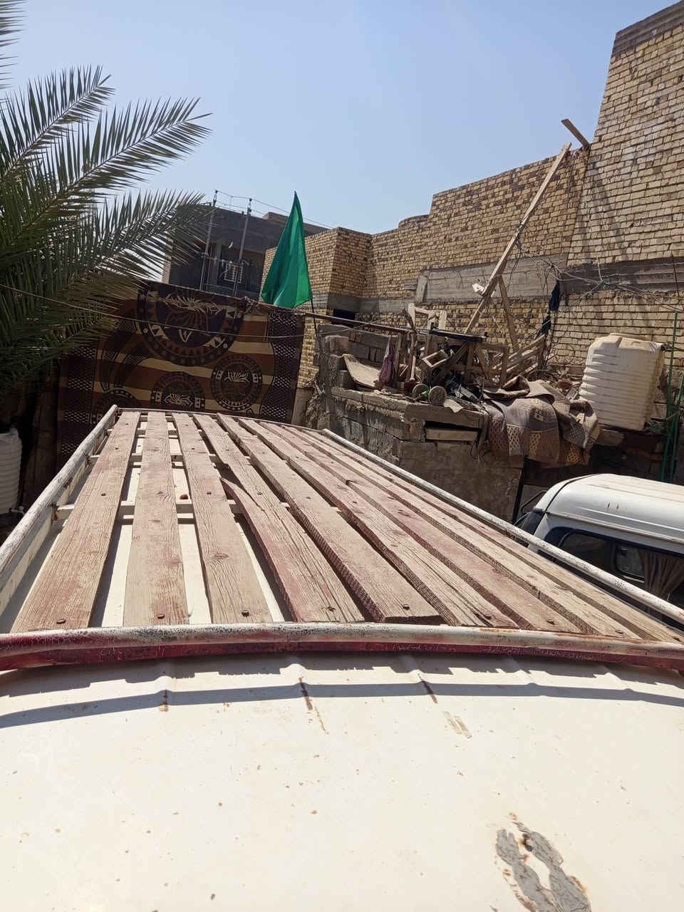 السلام عليكم سوبايه ام جف لبيع نضيفه خشباته كامله مثل ماواضح بل صوره سعره ١٠٠ مكاني نجف ‏‪***********‬‏
