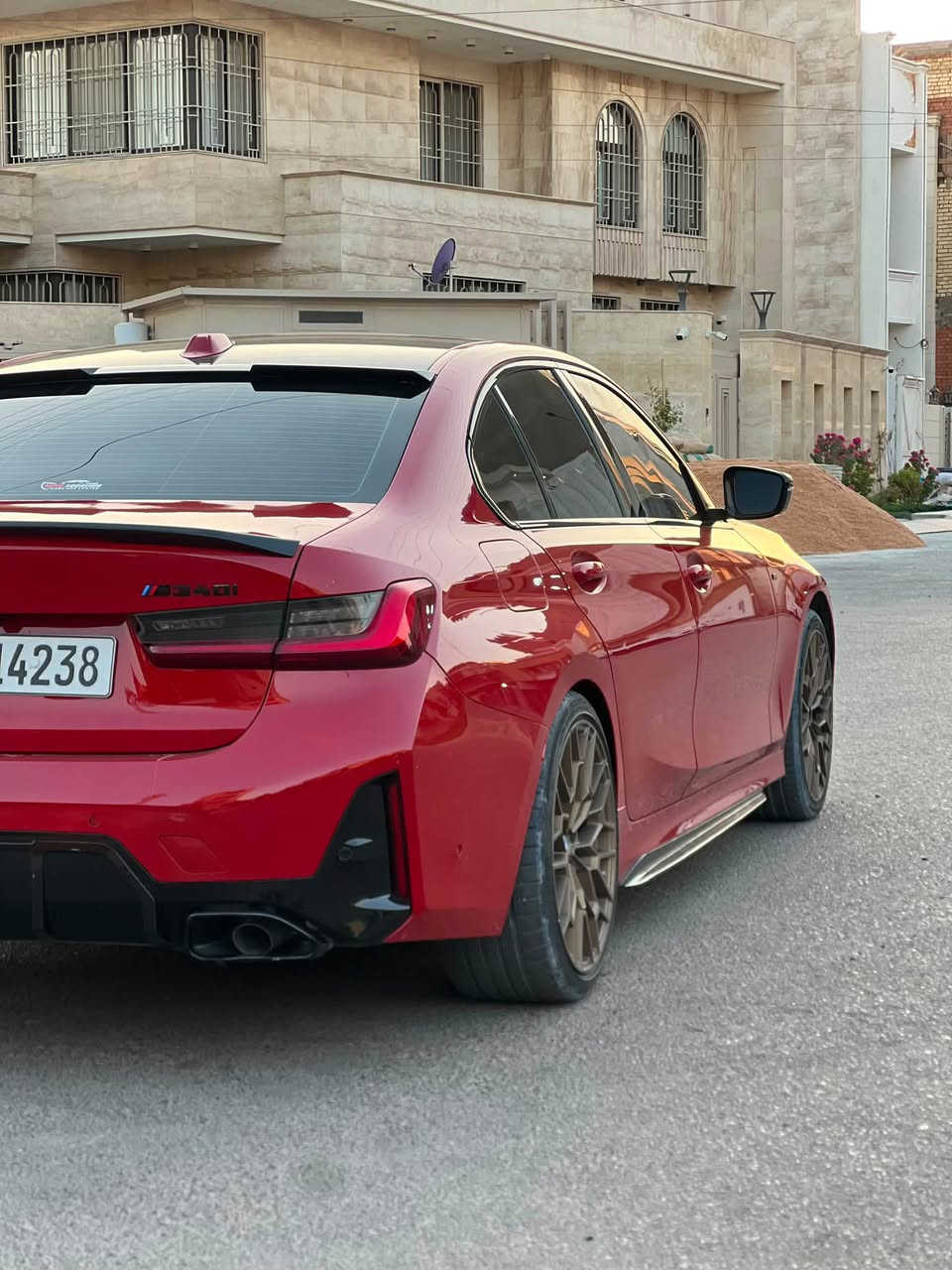 السلام عليكم
للبيع bmw 330i 2023
محدثه 340M
ماشيه 51،000 km
بيها باج تضليل 80‎%‎
عليها ppf ضمان 10 سنوات 
السياره فول الفول 
وحادثه جداً بسيططط مرفقه صور الحادثه
بدون ايرباك السياره 
مكاني بغداد - الاعظميه 
للتواصل👇🏻👇🏻👇🏻👇🏻
***********
