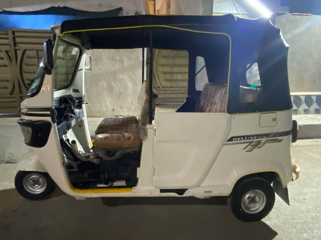 سلام عليكم تكتك للبيع موديل 22
بيها  كرنك و تنقص فقط يعني جفت تكتك ما بيها شي و خير من الله و ما بيها خياسات عارضها بسبعه وثلاث ميه و خمسين 

هاذا رقمي ***********
