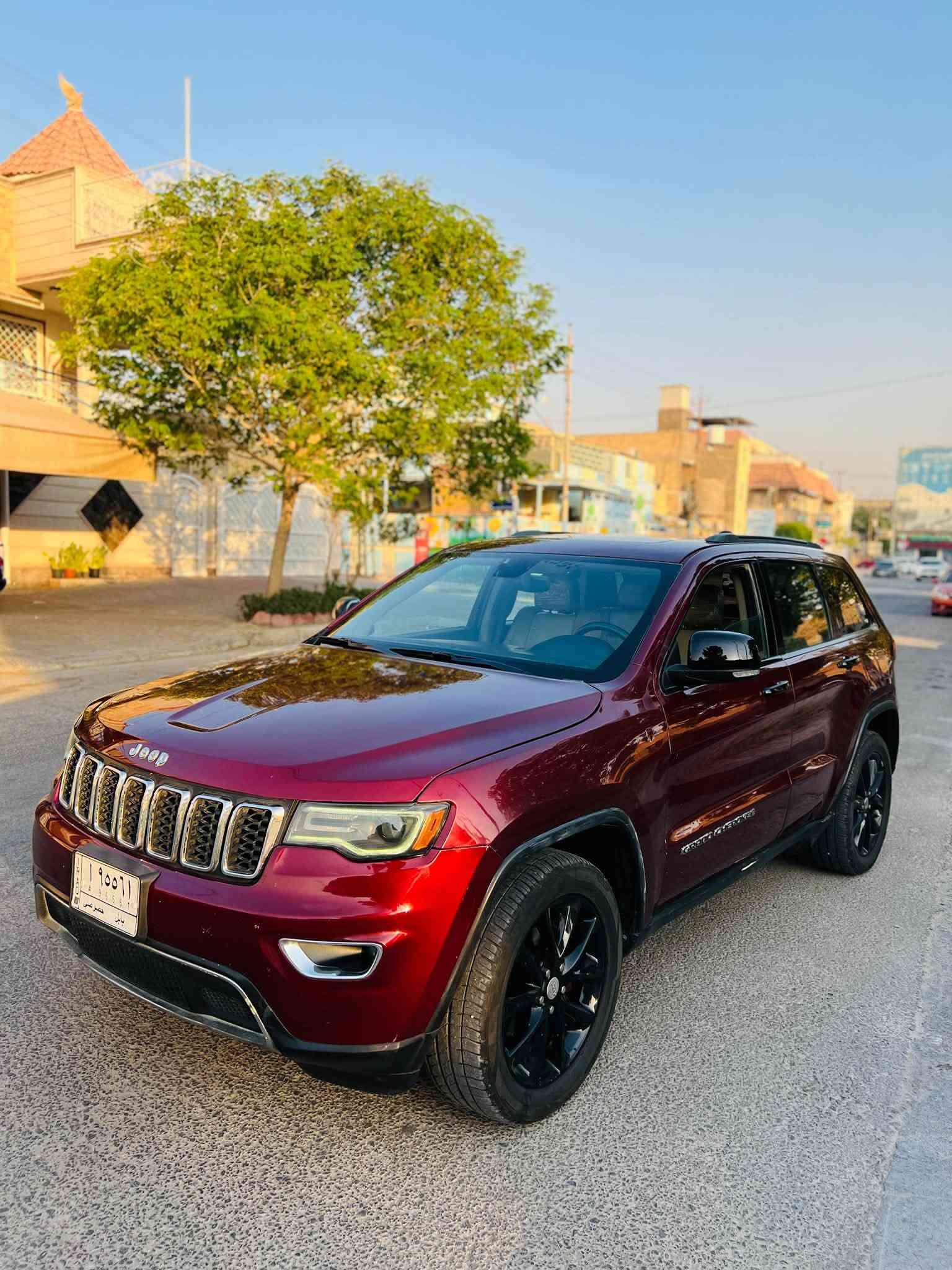 السلام عليكم جيب شيروكي لمتد فول 1/1
السيارة فول مواصفات للاخير 2018 3600v 
حادثها بنيد وجاملغ مبدل وبيبان ثنين كلير فقط 
بنراما 
كشنات كهربائي 
كشنات تدفئة خلفي امامي 
قطعتين تبريد 
حساسات
مثبت سرعة 
باقي الـمتدد معروفة 
السيارة جاهزة للاخير تخم تاير حدادية خلفي امامي 
السيارة رقم بابل مكانها كربلاء 
سعر 165 وبيها مجال قليل 
***********
واتساب ***********

