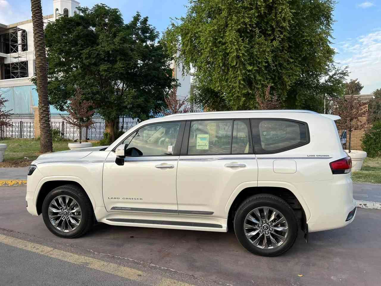 سلام عليكم
لاندكروز GXR 2023 
توين تيربو 
ساز 
ماشيه 57 الف 
مكفوله
السعر 65500
***********
موقع السياره بغداد 
الفحص بالمنشور

