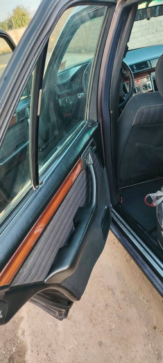 سلام عليكم مارسدس دب 92 سياره جاهزه عل اخير كلش مكينه وكير ففتي ام لكلاص صارله شهرين محوره تبريد كله جديد توني مسوي حداديه تخم تاير كامله شغل وطلع سعر 70 قفل قفل قفل مكاني ناصريه سوك شيوخ رقمي ***********
