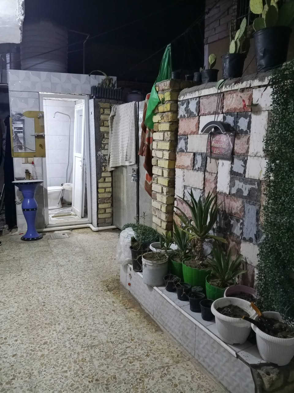 🏡 دار للبيع – طابو صرف 🏡
📍 الموقع: قريب على مرقد الإمام الحمزة الغربي،يبعد 50 متر فقط
🚗 الشارع كامل الخدمات
📐 المساحة: 150 متر
📏 واجهة البيت: 11 متر
✨ مواصفات البيت:
* استقبال + غرفة + صالة مطبخ حار/بارد حمام ومنزع داخلي صحيات خارجية
* ممر حول البيت
* الأرضية كاشي درجة أولى
* المطبخ سيراميك للسقف
* البيت حزام سيراميك
* السقف عكادة والبناء طابوق
* كهربائيات جديدة مع ضمان 25 سنة ماء ومجاري جديدة وكاملة
📞 للاستفسار أكثر الاتصال على الرقم:
***********
