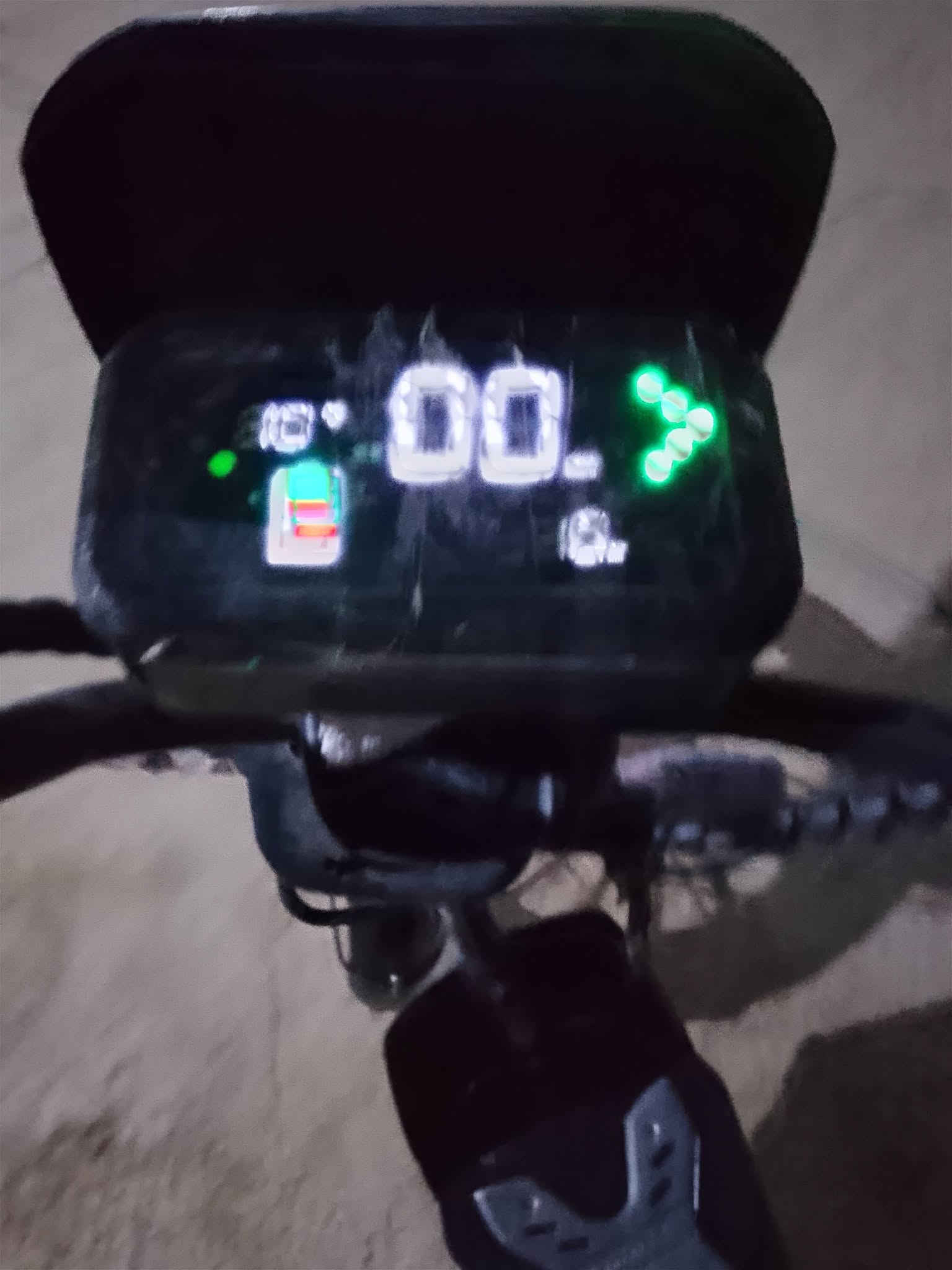 سلام عليكم باسكن شحن البيع حجم 20 بطاريات جديد  شاير شغلت لايت قوي بريكات سعر 180 وبي مجال المكان كربلاء الحر سواده مستعجل على بيعته***********1 الو راسني خاص

