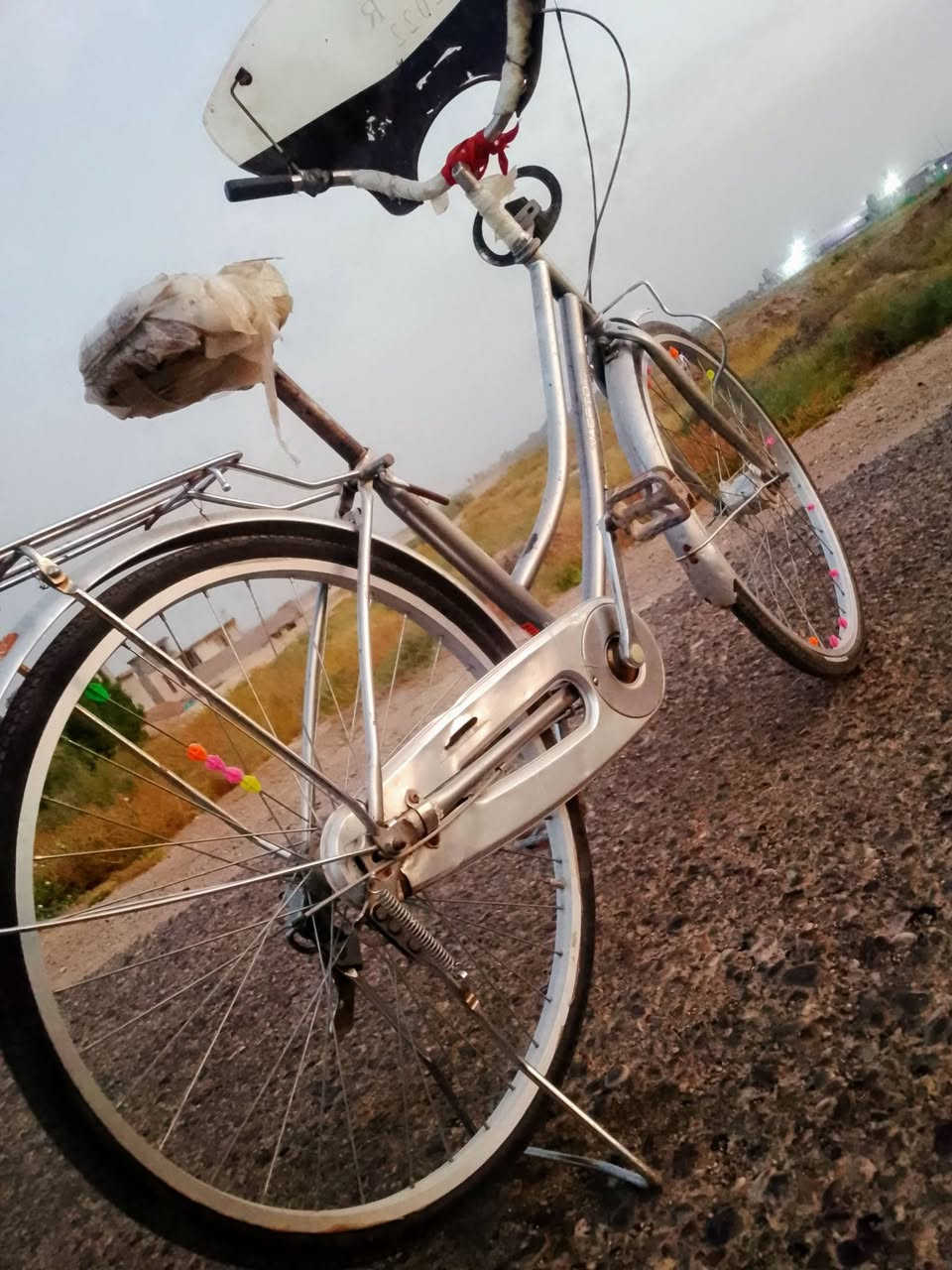 السلام عليكم بايسكل للبيع حجم 26 نضيف كلش اي نقص مابي مكان عزيزيه والسعر والاستفسار على هذا الرقم ***********
