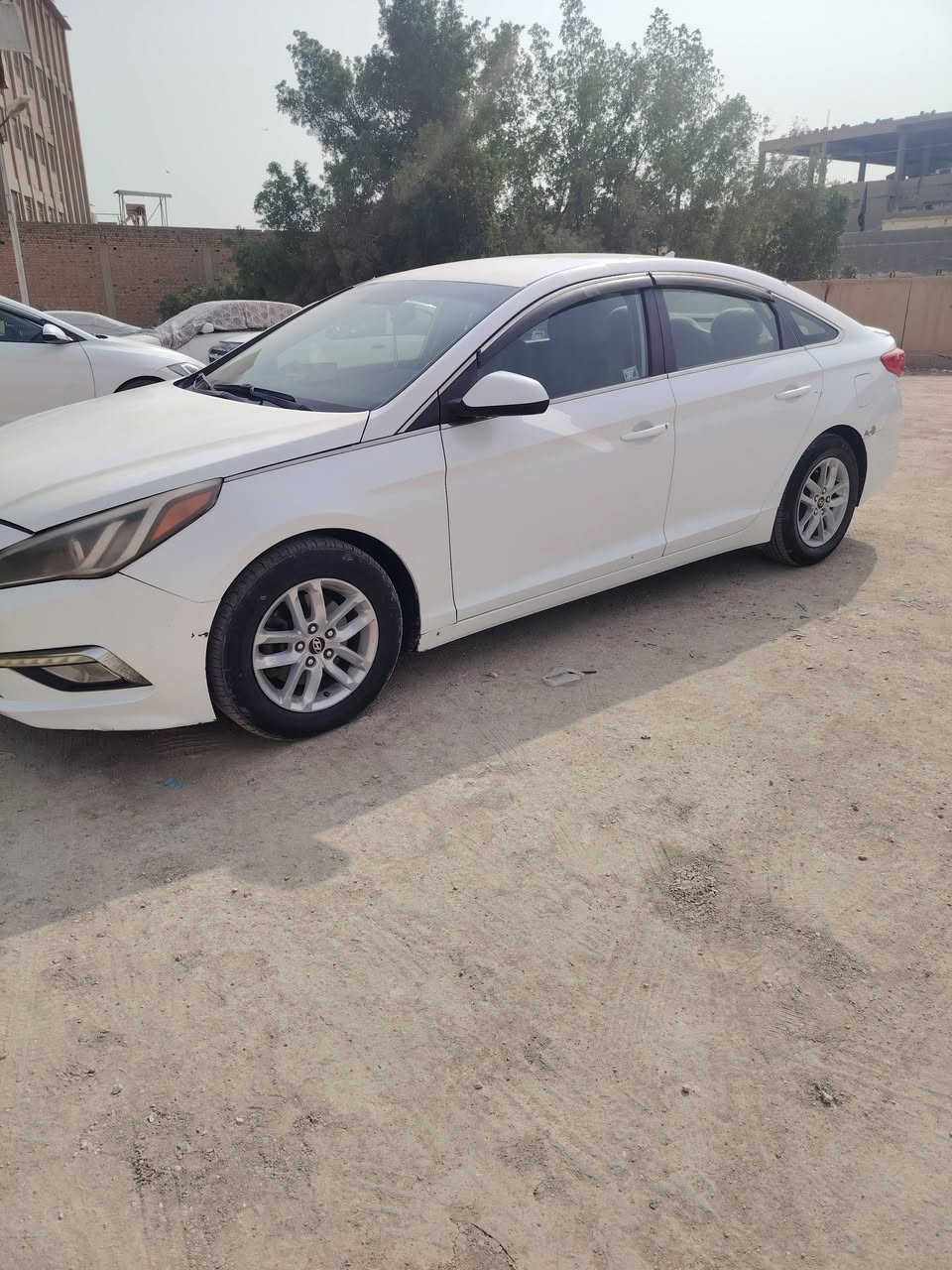 سيارة سوناتا موديل 2016 امريكي محرك 2400 اللون ابيض المواصفات عادية السعر 100ورقة المكان حلة رقم الهاتف ***********
