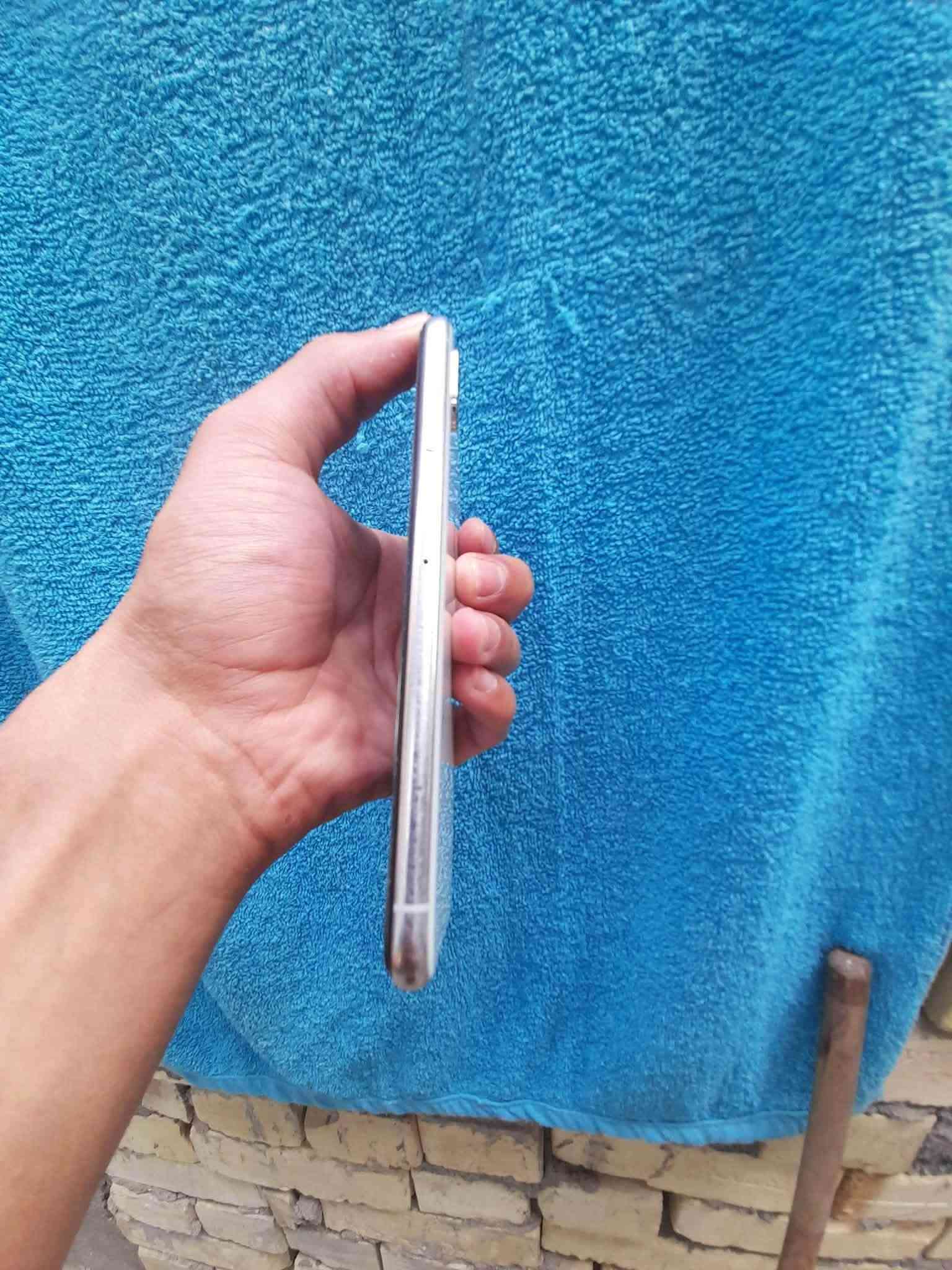 سلام عليكم آيفون اكس ماكس جهاز مامبدل بي ايشي مامفتوح ابد البصمه واكفه فقط البطاريه🔋72جاهز شخط زغير مابي مكاني بغداد البلديات شارع المصرف السعر 175 الهاتف ***********

نص مكتوب في الصور:
- 65
- سبت 3 تشرين الأول · 22 ربيع٢، 1448 هـ
- 1:36
- 64 1:44 < البطارية حالة البطارية والشحن رسالة مهمة حول البطارية حالة بطاريتك متدنية جدًا. يمكن أن يبدل أحد مزودي خدمة Apple المعتمَدين البطارية لاستعادة الأداء والطاقة القصويين. العثور على خيارات الخدمة... 72% الحد الأقصى للقدرة هذا قياس لقدرة البطارية مقارنة بقدرتها عندما كانت جديدة. قد تتسبب القدرة المنخفضة بتقليل ساعات الاستخدام بين عملية الشحن والأخرى. أقصى قدرة للأداء تدعم بطاريتك حاليًا الأداء الطبيعي وقت الذروة. شحن البطارية المحسن للحد من استنزاف عمر البطارية، يتعلم الـ iPhone من عادات الشحن اليومية، بحيث ينتظر ولا يتجاوز 80% حتى يحين موعد حاجتك إلى استخدامه.