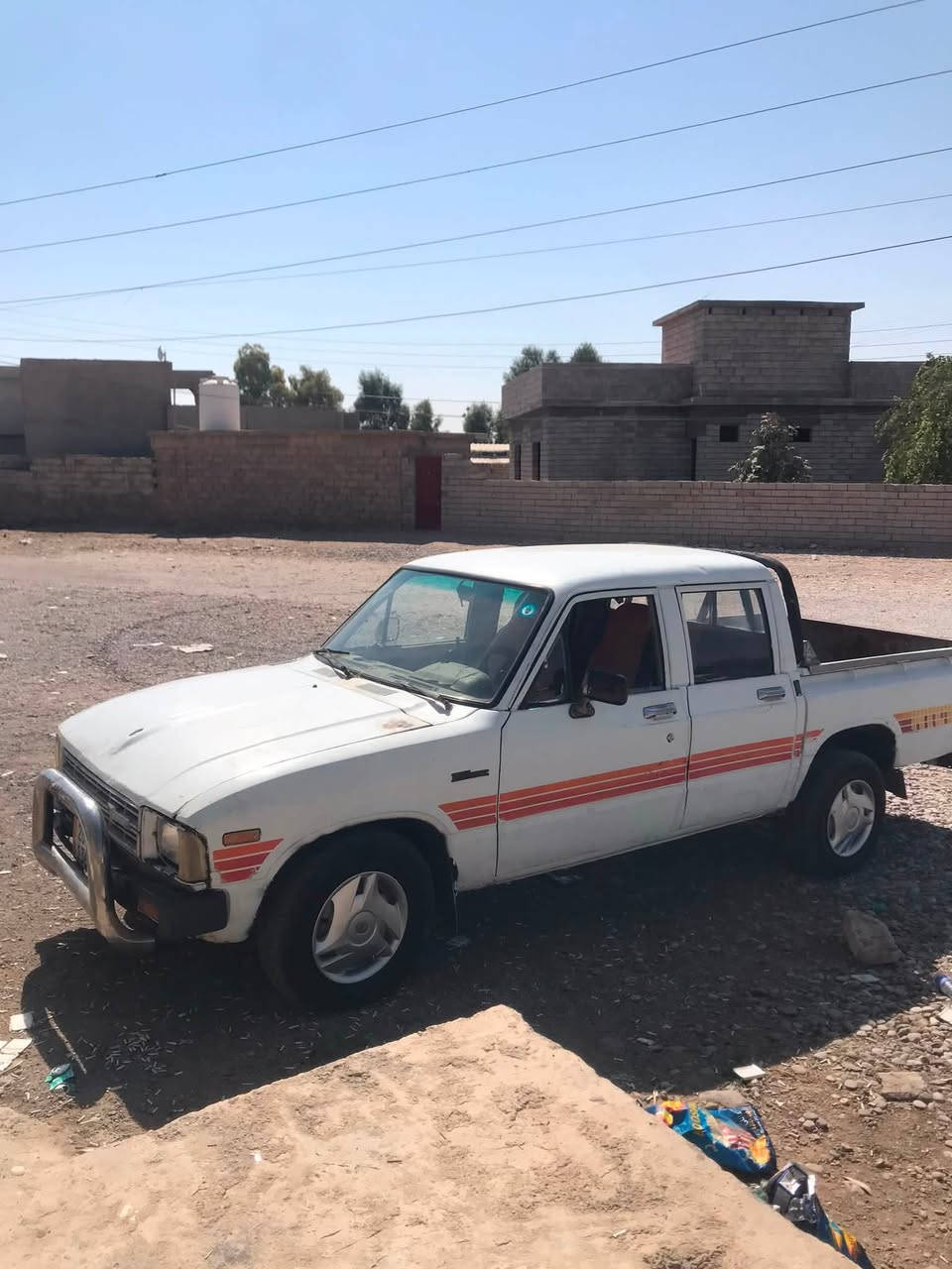 للبيع بيك اب موديل ١٩٨٣ رقم جديد سنويه جديد 
السعر ٣٠ وبيها مجال 
العنوان موصل النمرود قرية عمركان

***********
