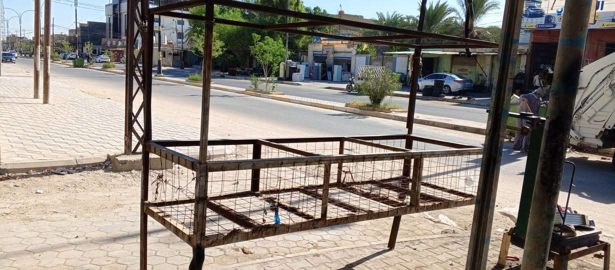 سلام عليكم عمي وين الي يريد يترزك الله هاي هلاسه وقفص مالت دجاج خارجي وكو وياهن قفص داخلي 
للبيع وين الي يريد يشتغل بس يحط دجاجاته ويشتغل 
للبيع وبسعر مناسب تلاثتهن  الهلاسه والقفاصه مالت دجاج ب300 وبيهن مجال 
 

مكلف بنشر وهاذه رقم  الي يحب يتصل ***********
