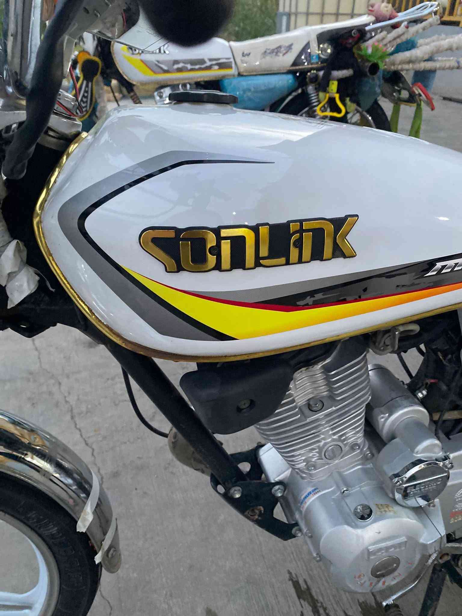 السلام عليكم دراجة سيفان🔥 سونك باب اول موديل 22للبيع🏍️ دراجه كلشي ماناقصه كهربايات 🔋كله شغاله دراجه مال جناي ونضيفه كلش محرك مامفتوح 🔩تجي وتشوف او جيب فيتر وياك اوراق موجوده ✅المكان ديالى خالص هبهب ***********📞خاص ماموجد السعر 550وبيه مجال للطيبين (ملاحضة الموشراي لايتعبني 🤍)
