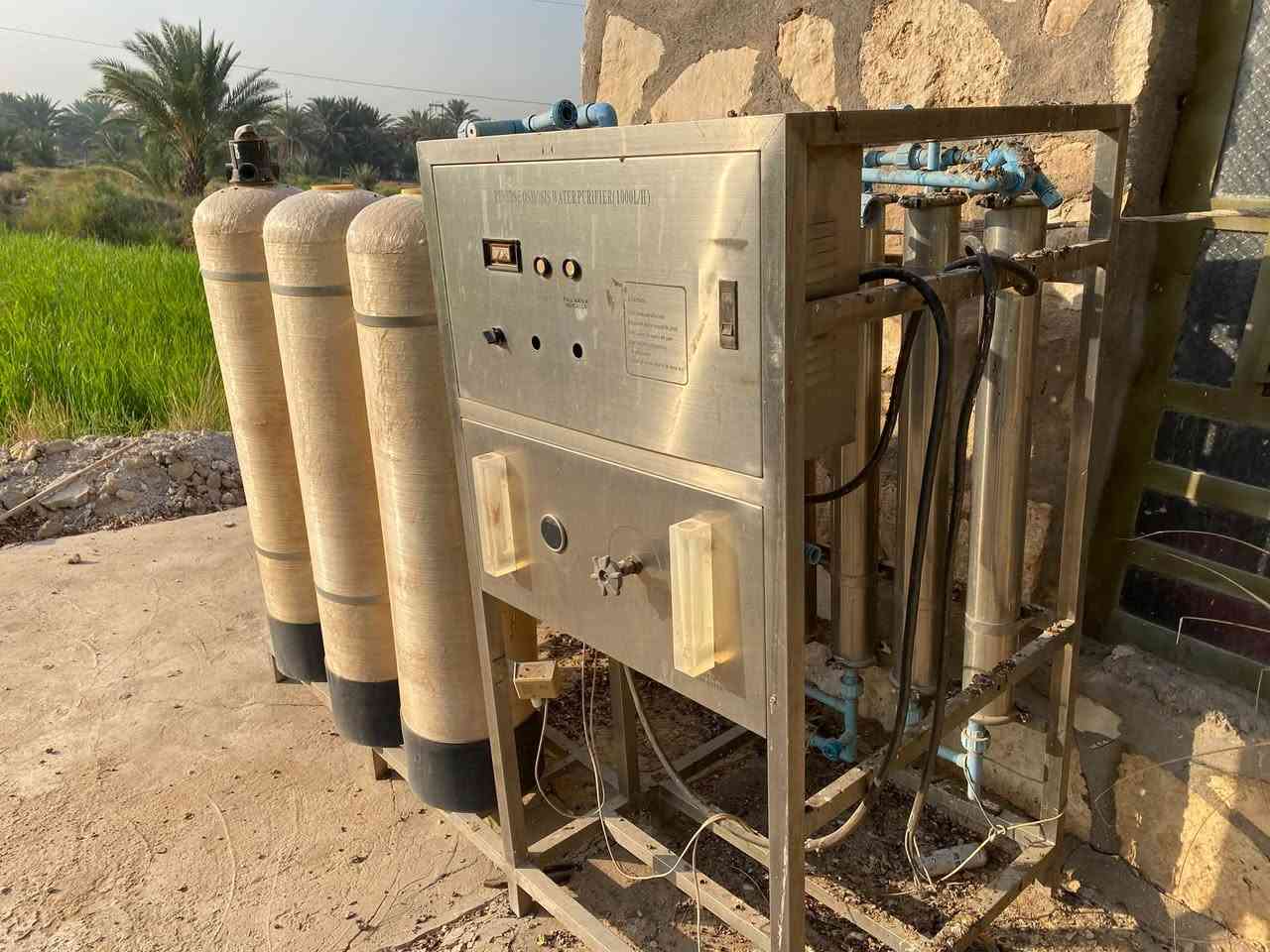 سلام عليكم منضومة مي عمل في الصين سل ستيل تحتوي على اربع منبرينات ابو الربع انتاجه الصافي الف لتر عباره عن هيكل تحتاج الى صيانه سعره ٥٠٠ وبيه مجال
