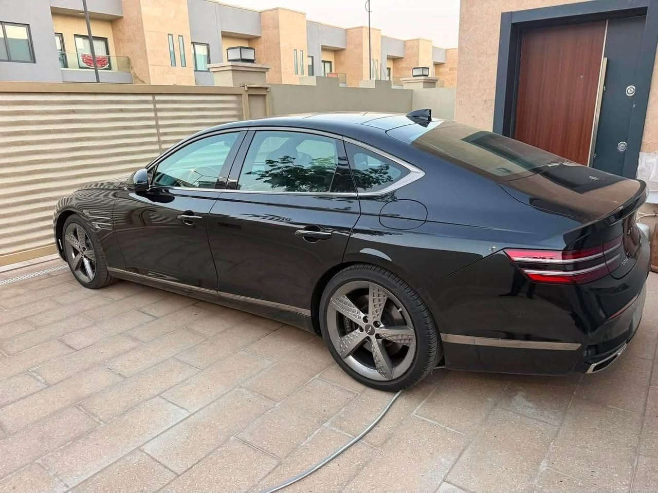 السلام عليكم
G80 سبورت برستيج 2024 v6

معروفه مواصفات البرستيج افول شي تجي مشطين السياره نظيفه ماشيه 21 الف ميل حادث السياره بابين مبدلات نفس اللون بس الباب الوره اجه بيه شويه صبغ فقط وصوره الحادث موجوده بالصور رقم بغداد باسمي تحويل مباشر رايدها ب 34.500$ وبيها مجال بسيط مكان السياره بغداد 

***********
